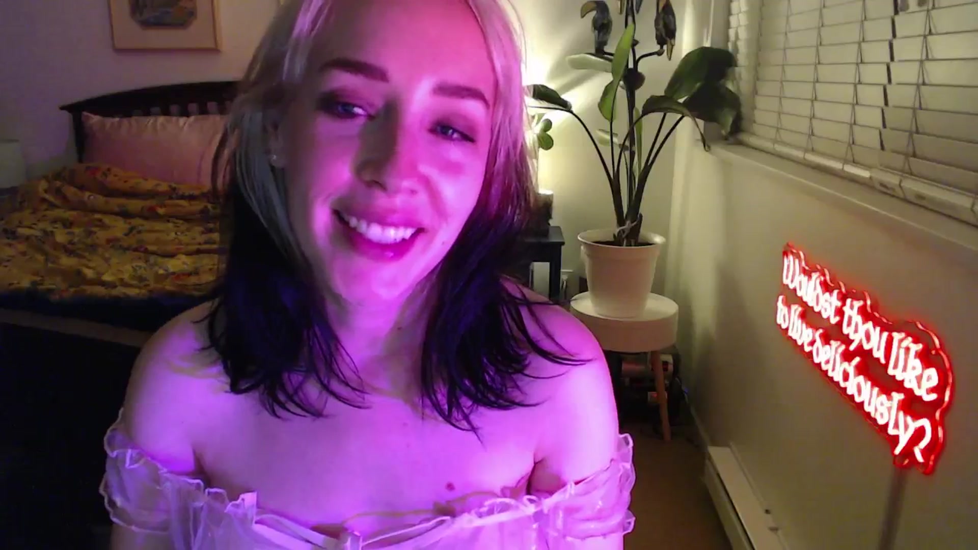 Gallery image thumbnail from NahlaHoney's myfreecams stream on, 02/10/2025, 05:31 image 18 of 20