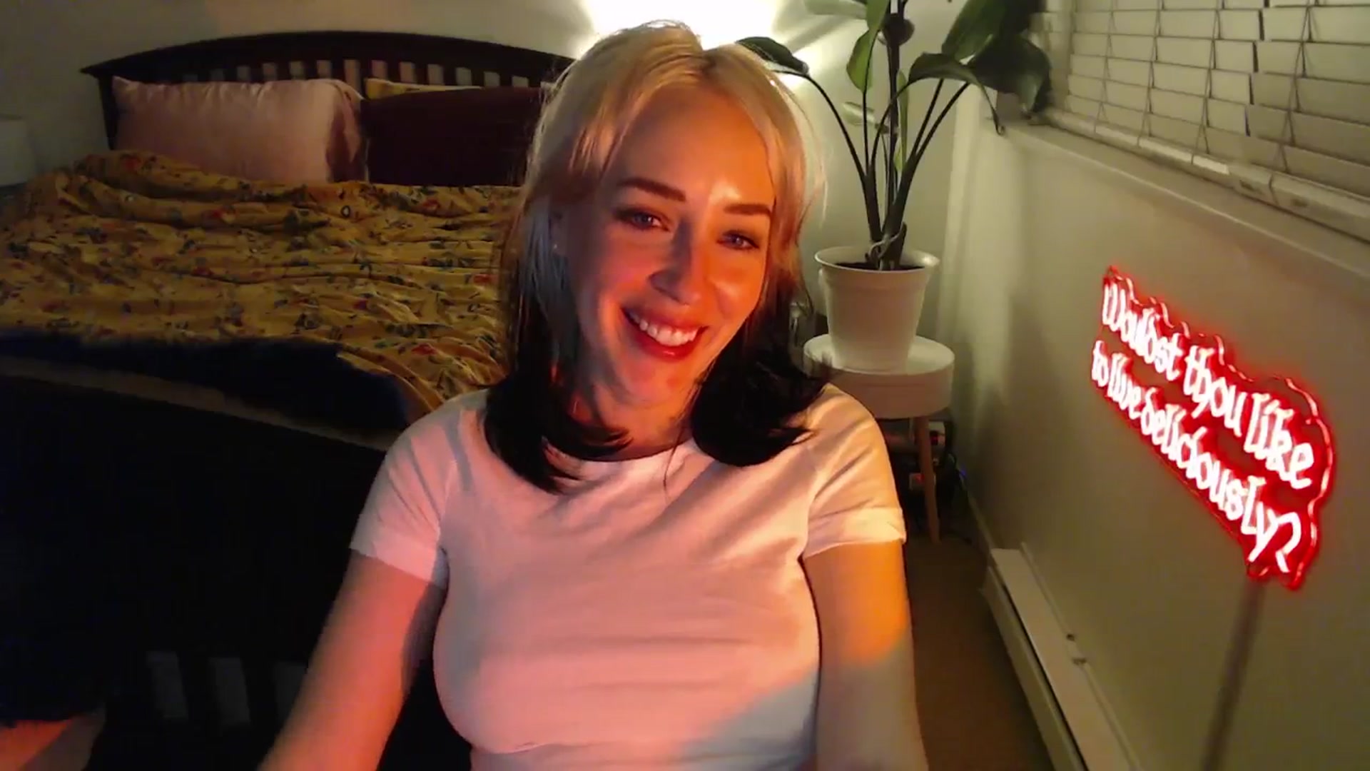Gallery image thumbnail from NahlaHoney's myfreecams stream on, 02/10/2025, 05:31 image 3 of 20