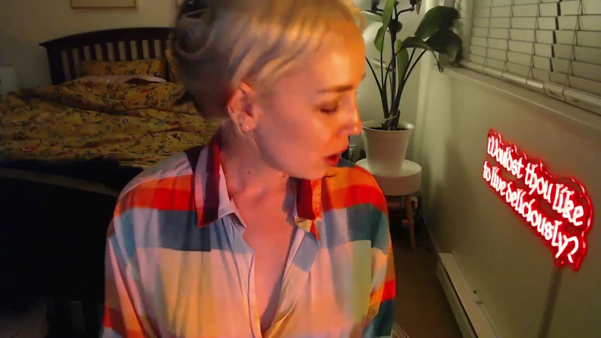 Gallery image thumbnail from NahlaHoney's myfreecams stream on, 02/14/2025, 04:28 image 18 of 20