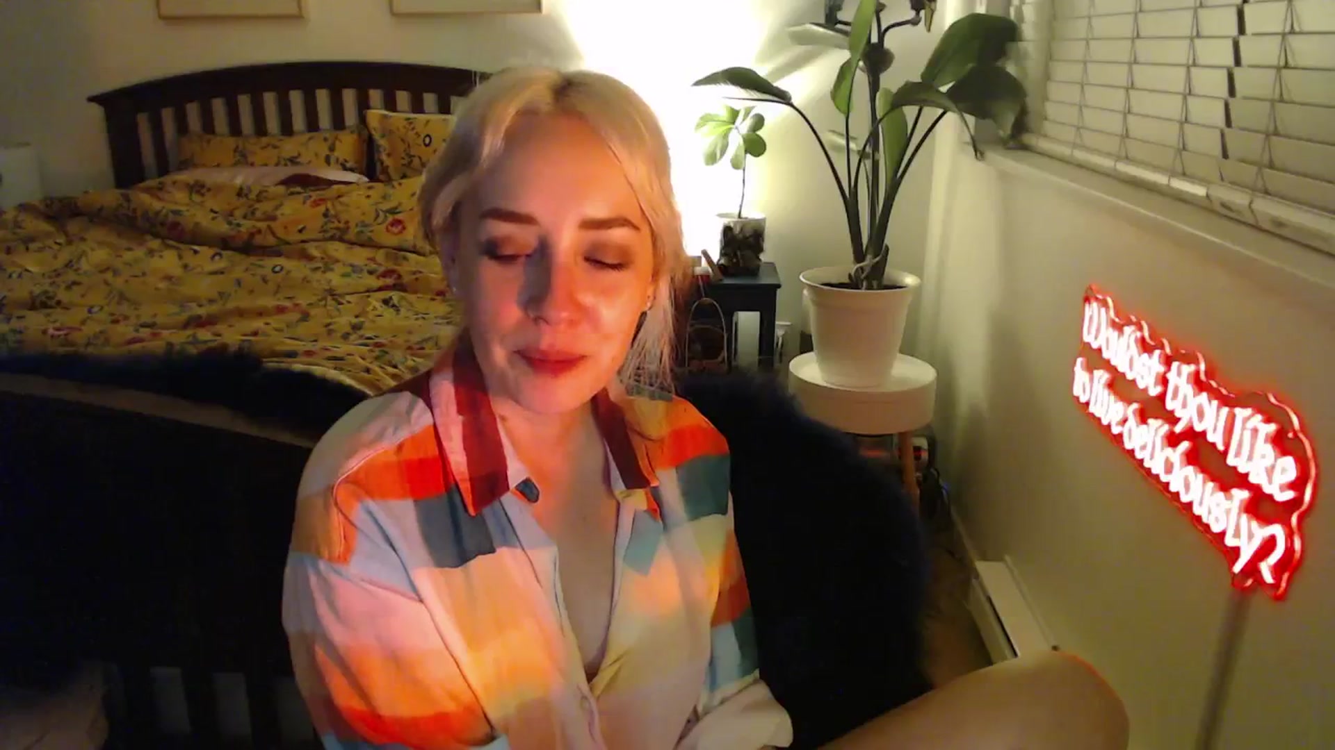 Gallery image thumbnail from NahlaHoney's myfreecams stream on, 02/14/2025, 04:28 image 9 of 20