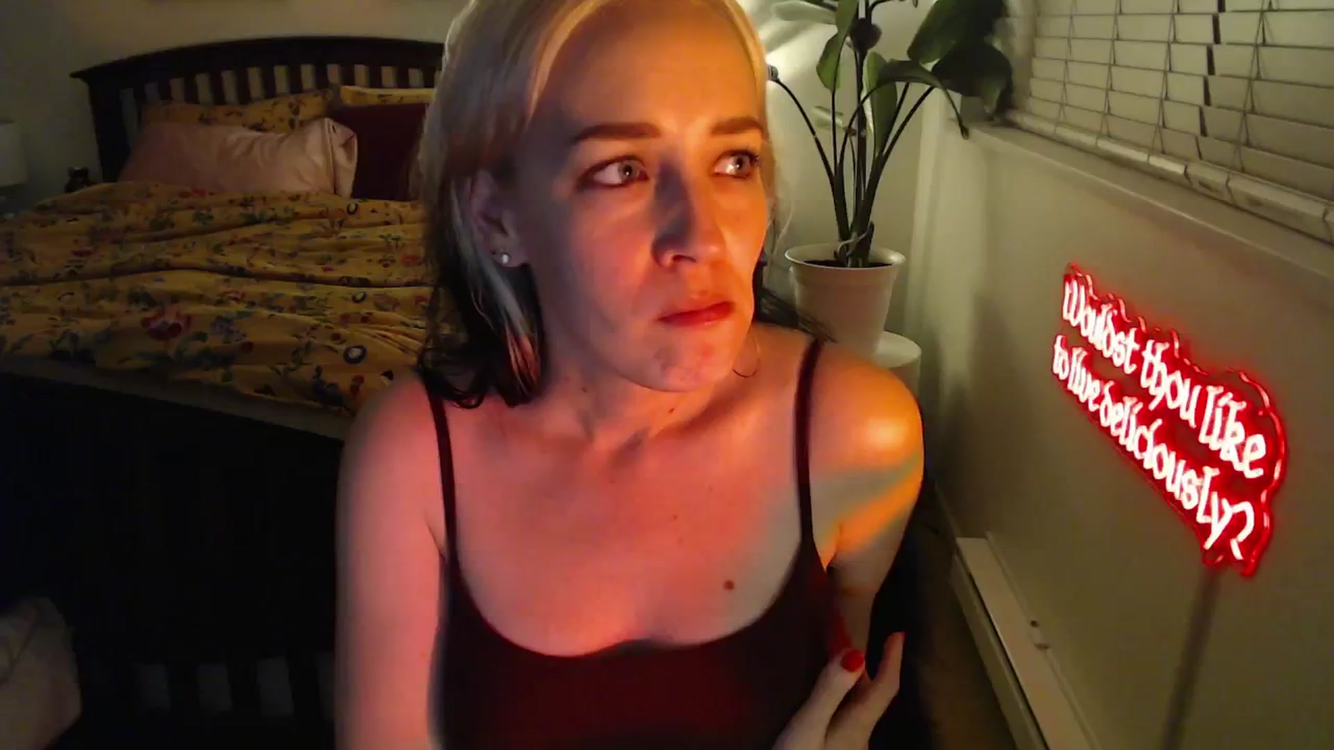 Gallery image thumbnail from NahlaHoney's myfreecams stream on, 02/17/2025, 04:21 image 9 of 20