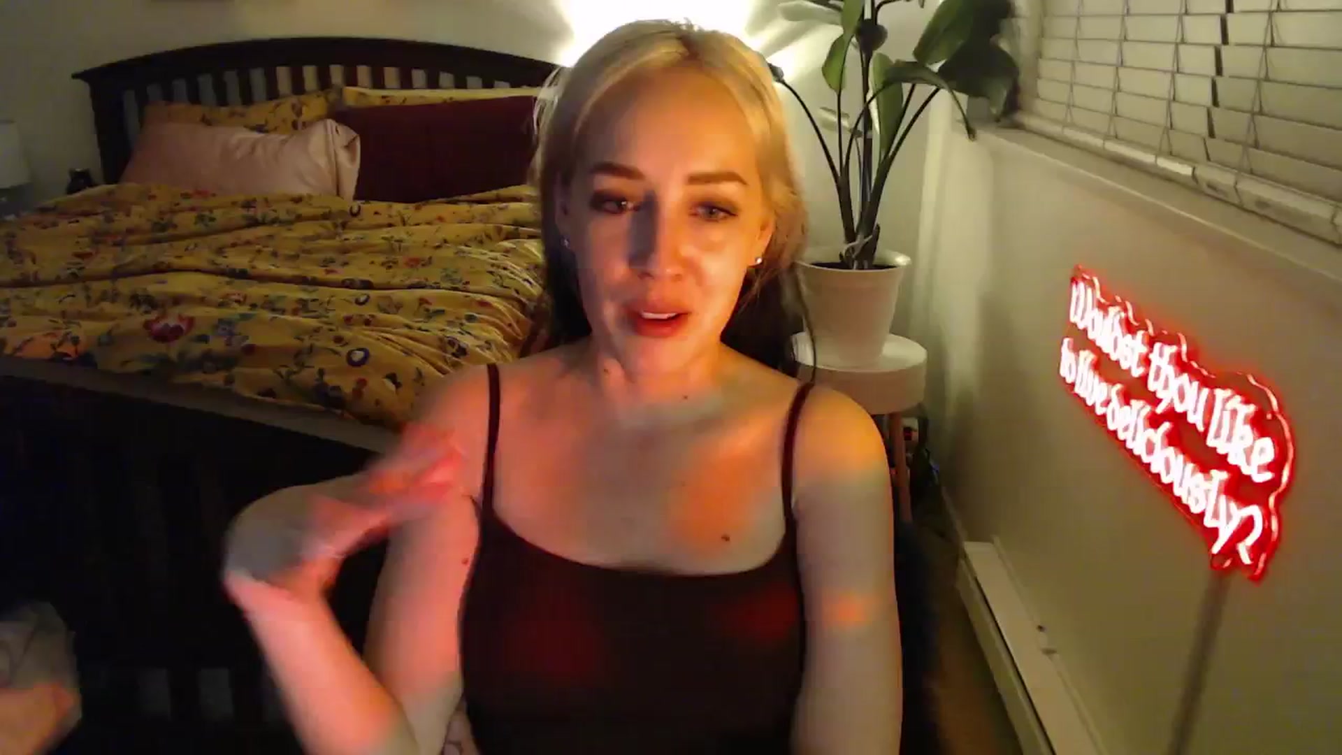Gallery image thumbnail from NahlaHoney's myfreecams stream on, 02/17/2025, 04:21 image 8 of 20