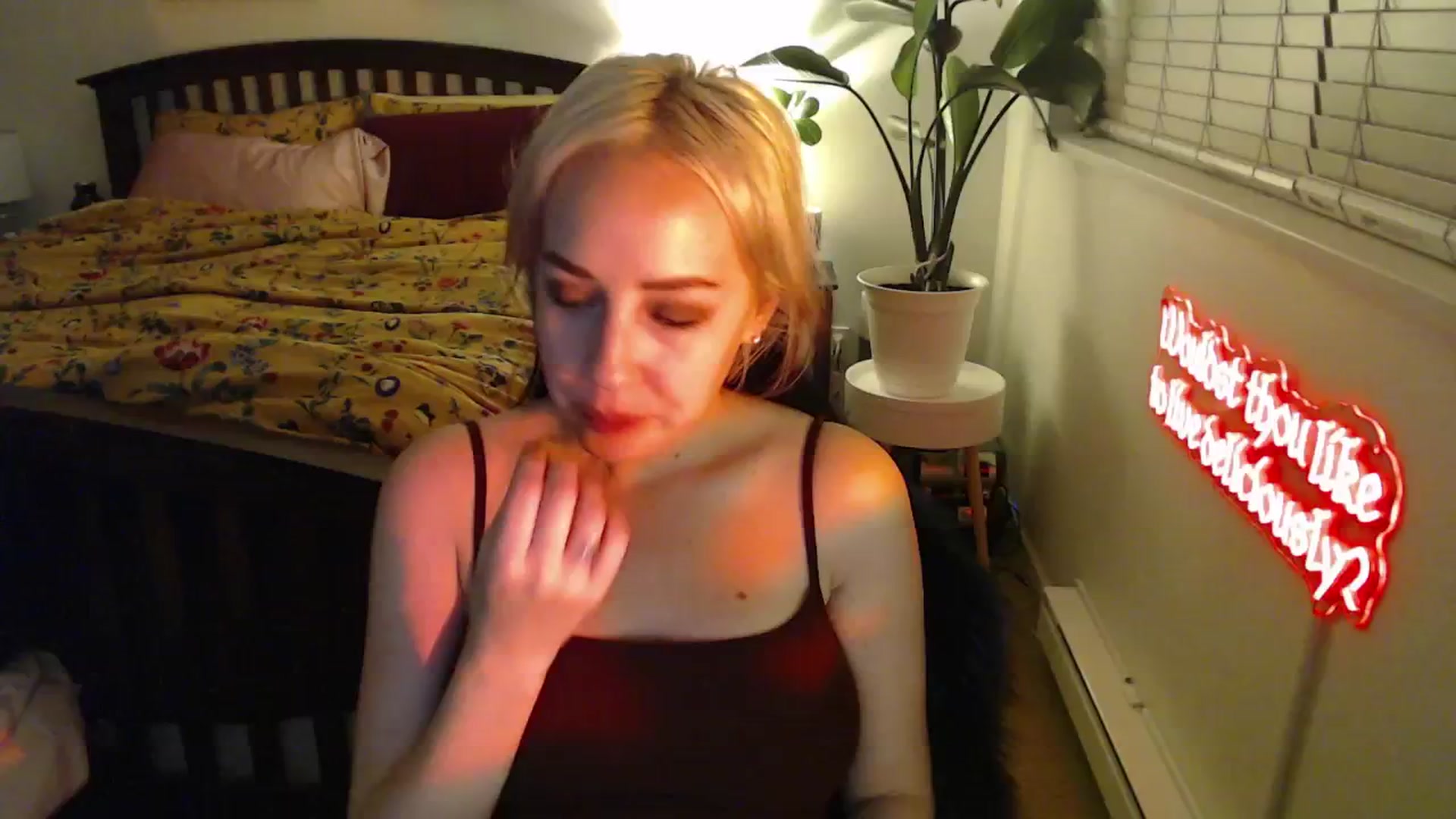 Gallery image thumbnail from NahlaHoney's myfreecams stream on, 02/17/2025, 04:21 image 11 of 20