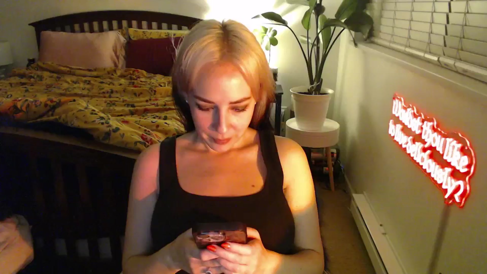 Gallery image thumbnail from NahlaHoney's myfreecams stream on, 02/18/2025, 05:21 image 13 of 20