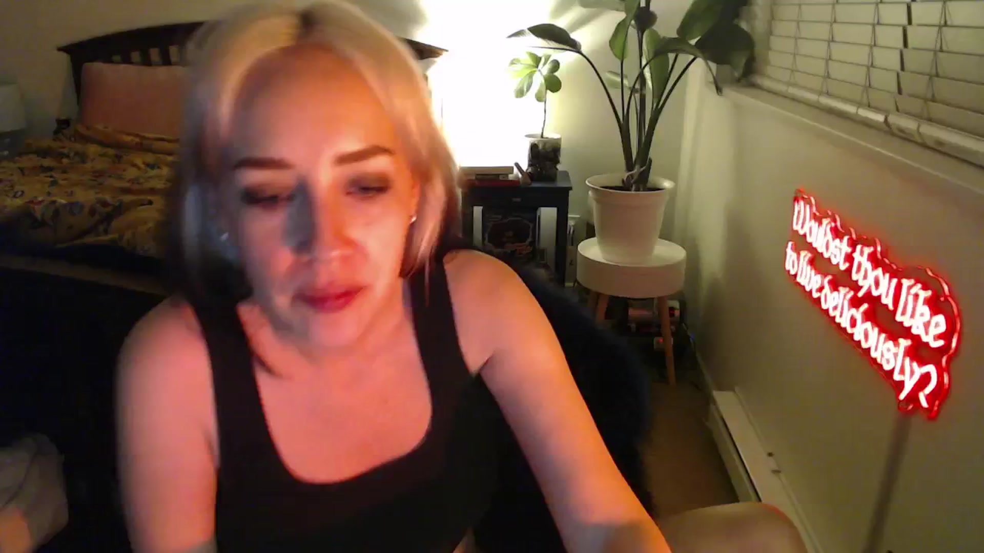 Gallery image thumbnail from NahlaHoney's myfreecams stream on, 02/18/2025, 05:21 image 17 of 20