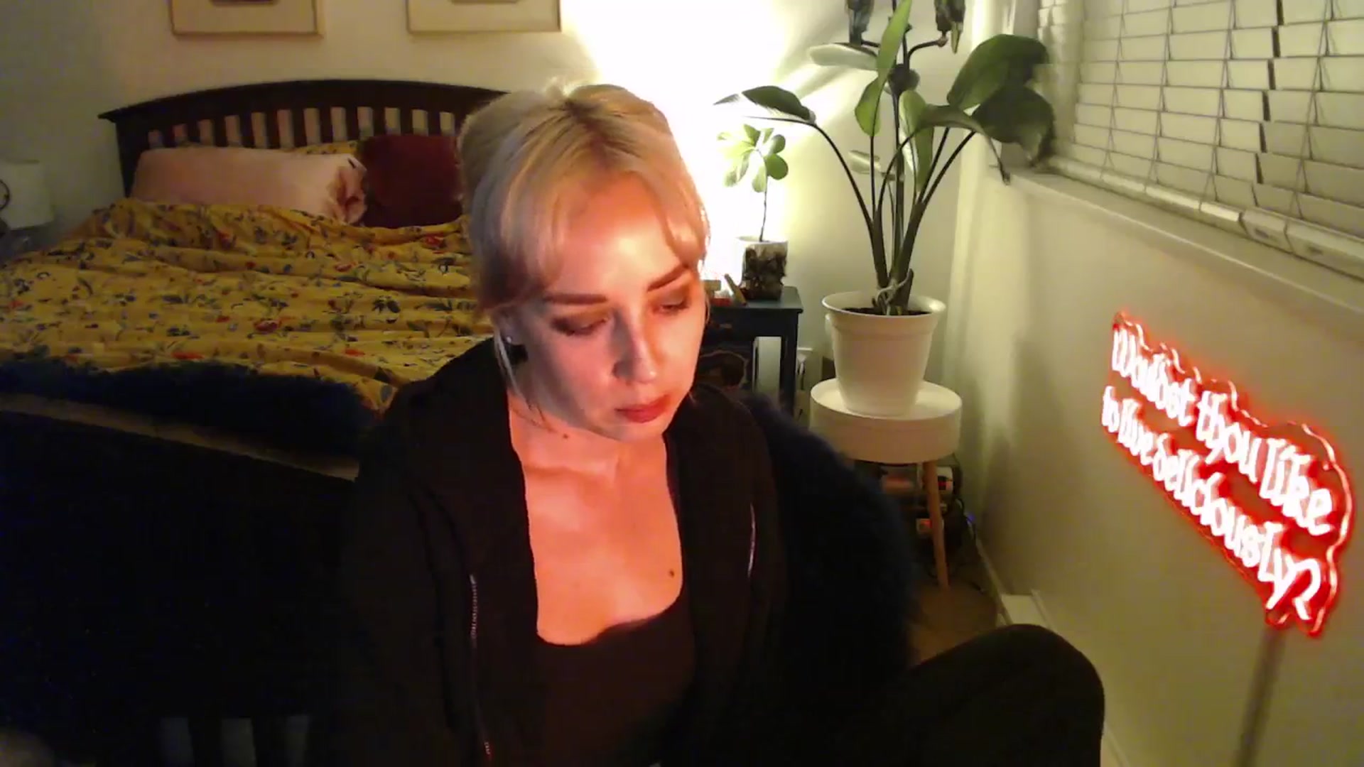 Gallery image thumbnail from NahlaHoney's myfreecams stream on, 02/19/2025, 05:12 image 20 of 20