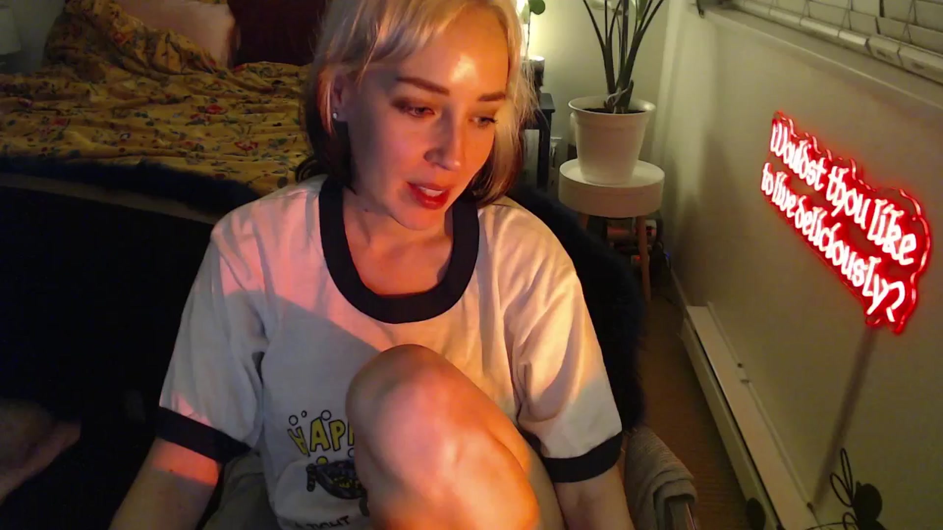 Gallery image thumbnail from NahlaHoney's myfreecams stream on, 02/20/2025, 04:45 image 5 of 20