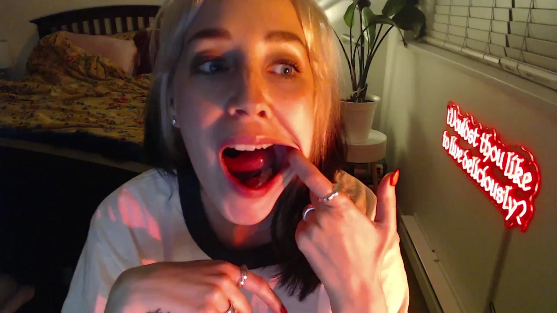 Gallery image thumbnail from NahlaHoney's myfreecams stream on, 02/20/2025, 04:45 image 18 of 20