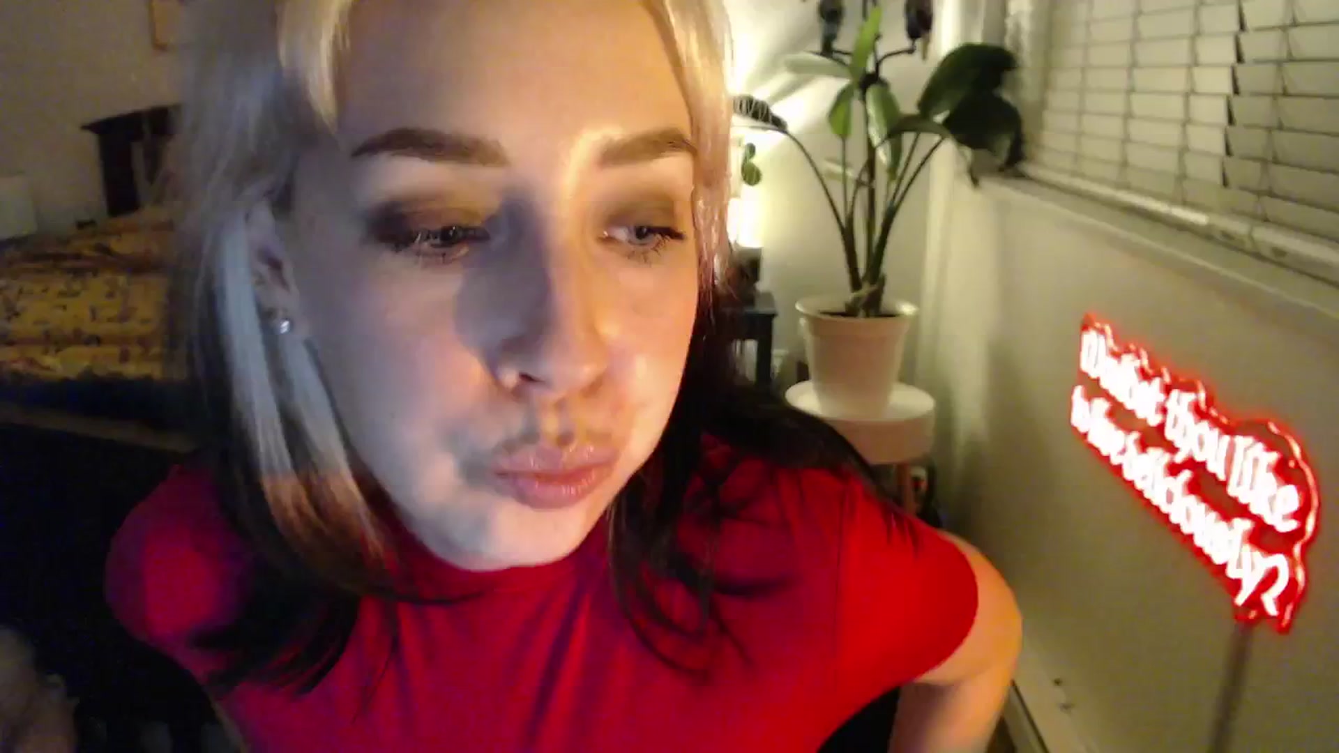 Gallery image thumbnail from NahlaHoney's myfreecams stream on, 02/24/2025, 04:33 image 8 of 20