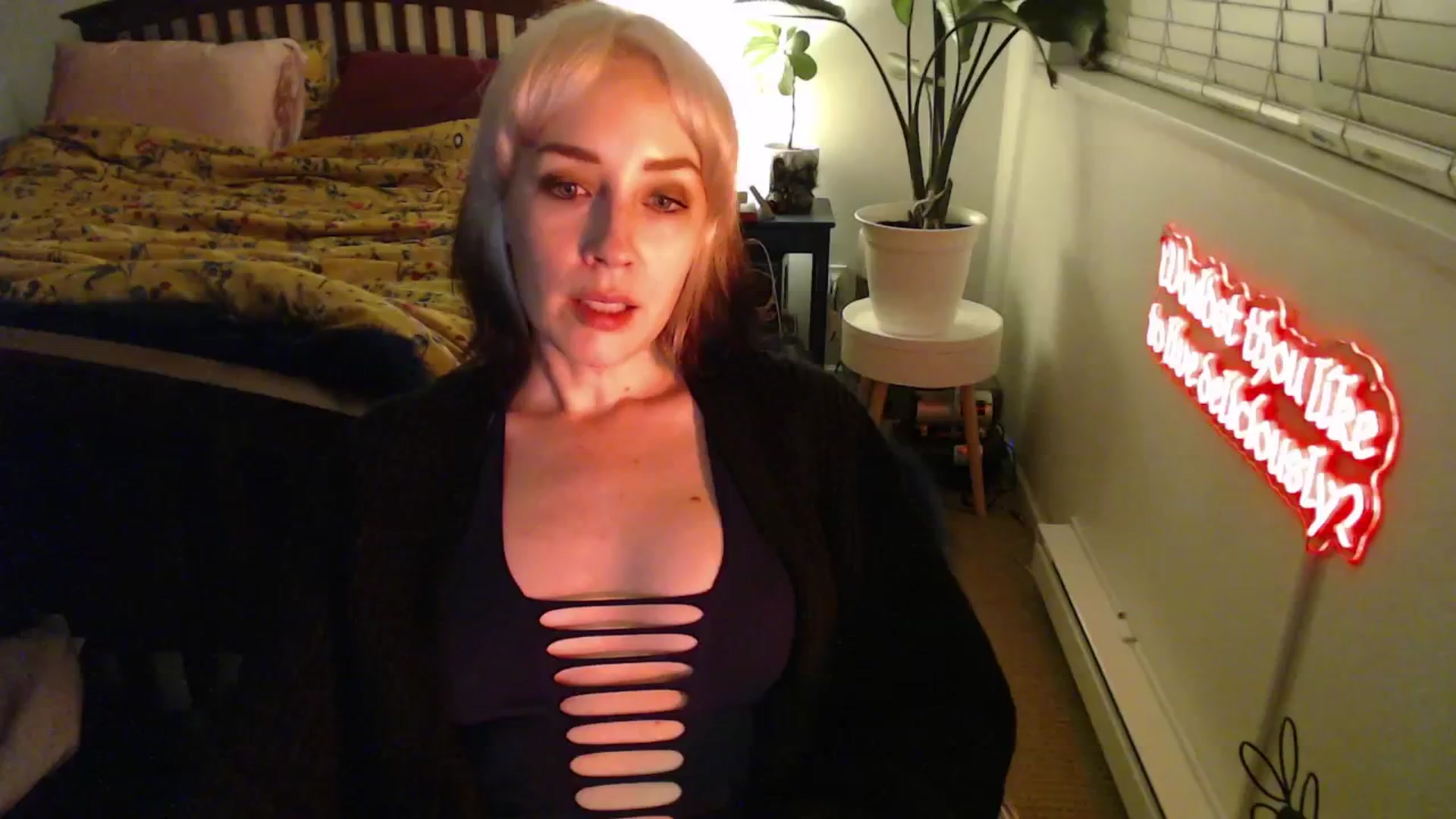 Gallery image thumbnail from NahlaHoney's myfreecams stream on, 03/06/2025, 05:24 image 17 of 20