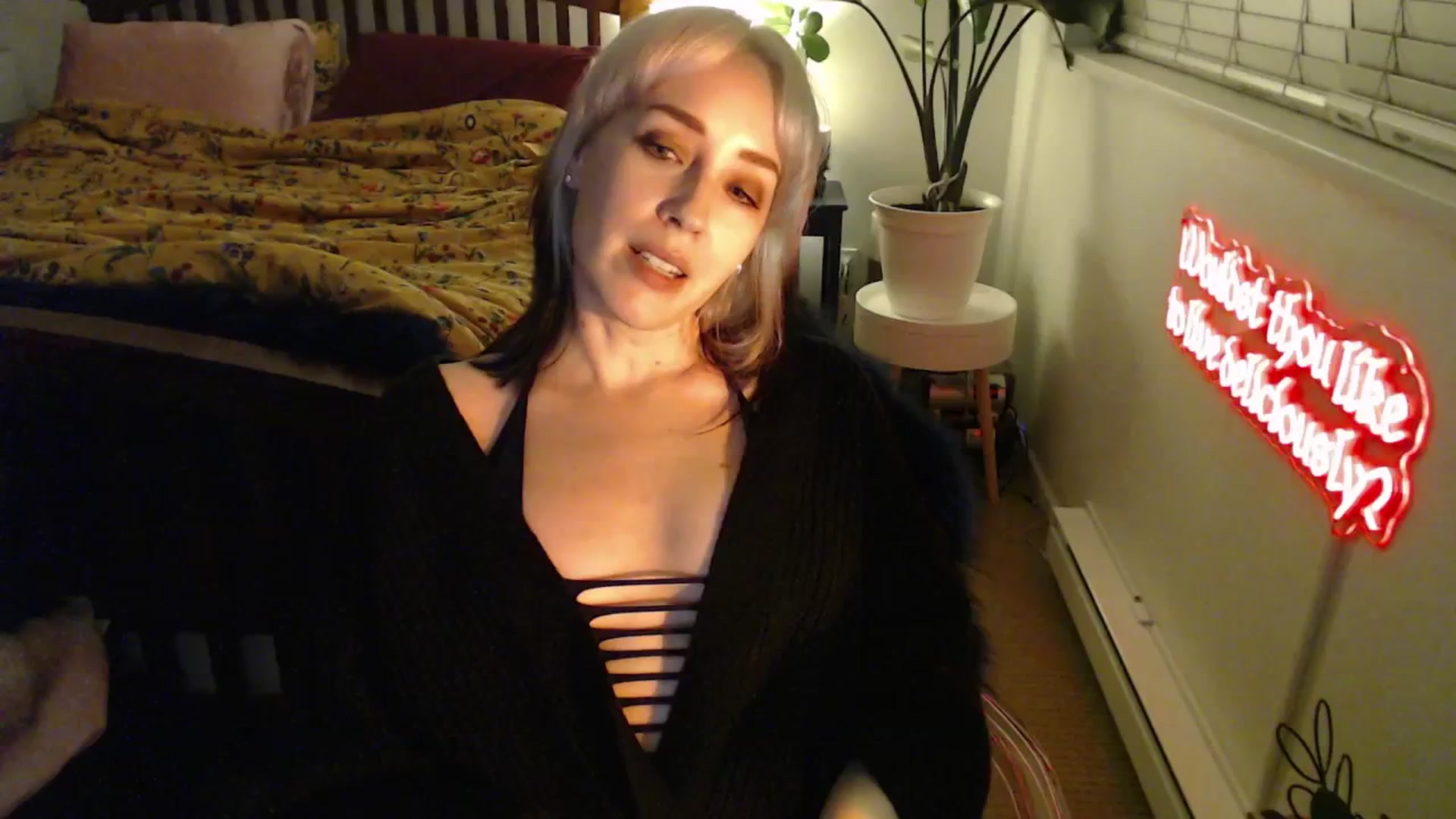 Gallery image thumbnail from NahlaHoney's myfreecams stream on, 03/06/2025, 05:24 image 10 of 20