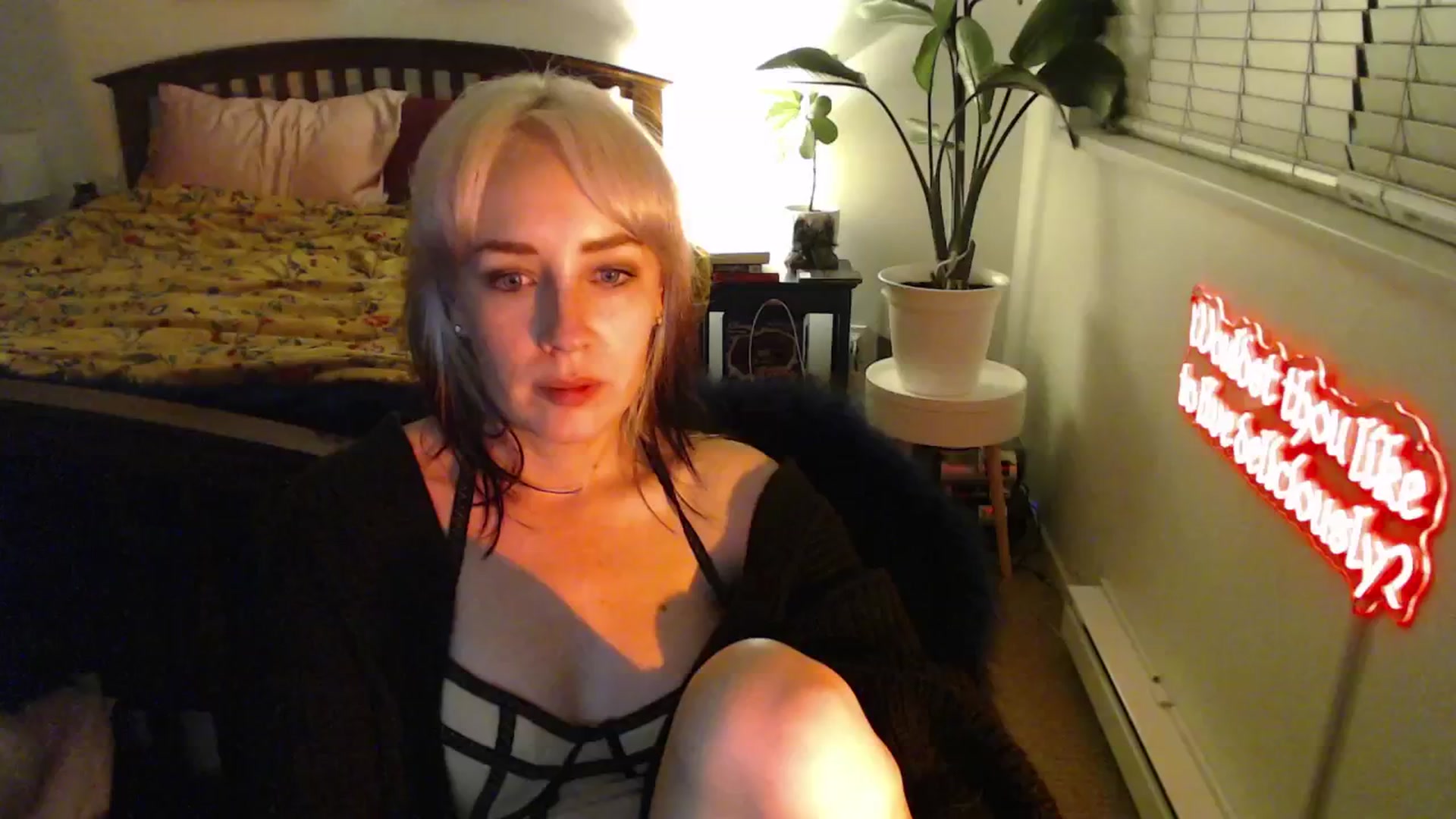 Gallery image thumbnail from NahlaHoney's myfreecams stream on, 03/07/2025, 06:13 image 12 of 20