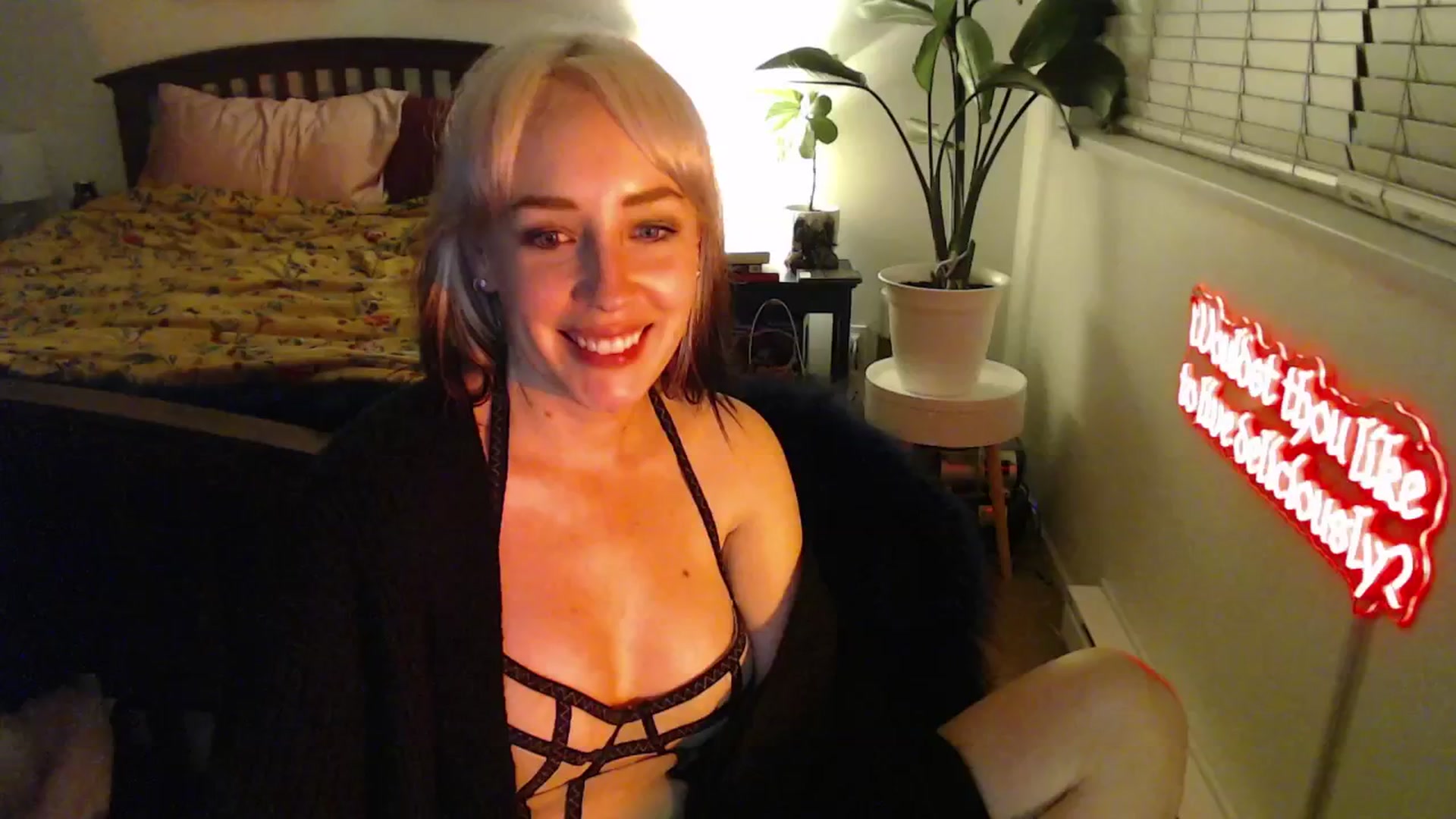 Gallery image thumbnail from NahlaHoney's myfreecams stream on, 03/07/2025, 06:13 image 8 of 20