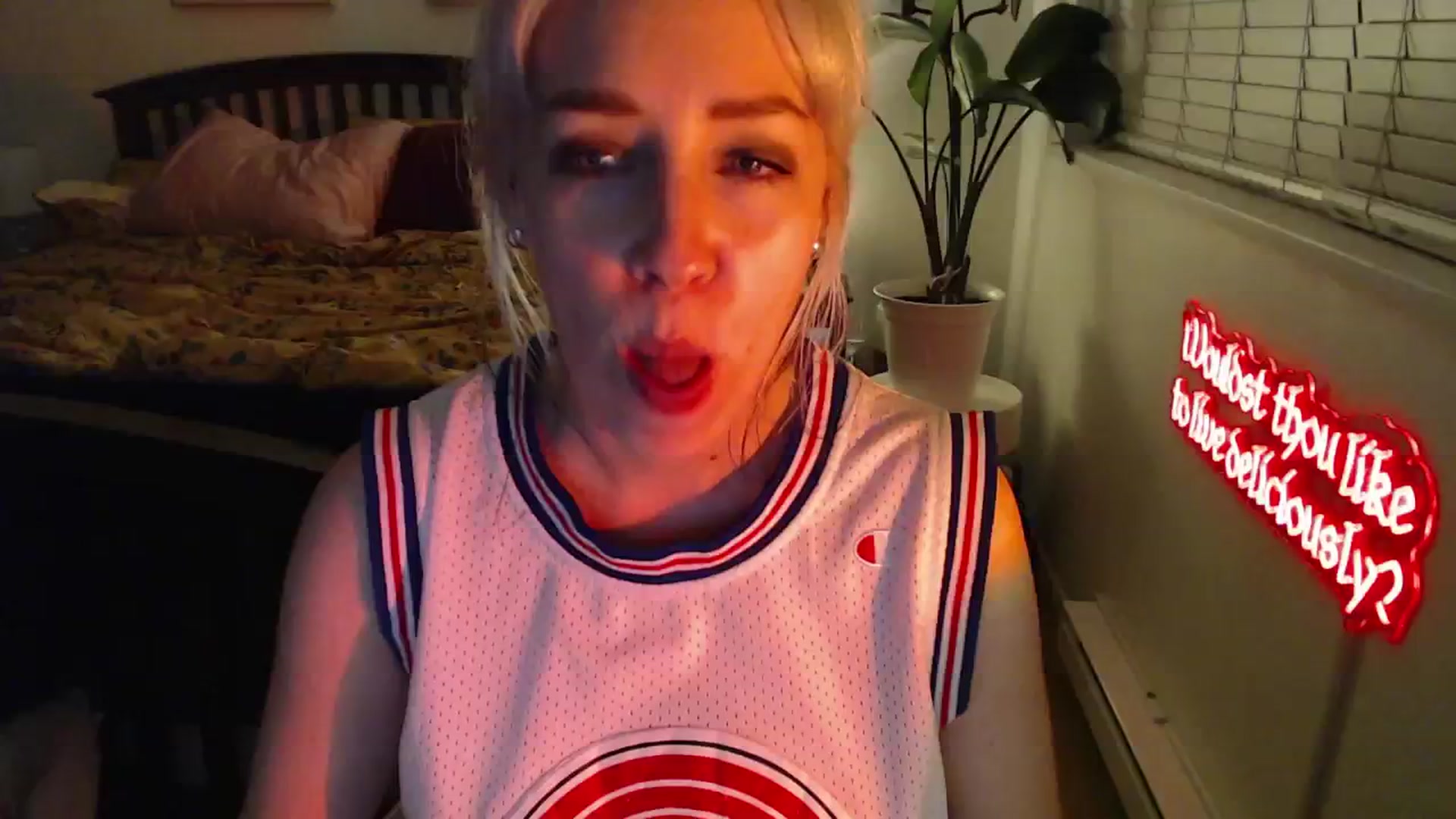 Gallery image thumbnail from NahlaHoney's myfreecams stream on, 03/08/2025, 04:04 image 6 of 20