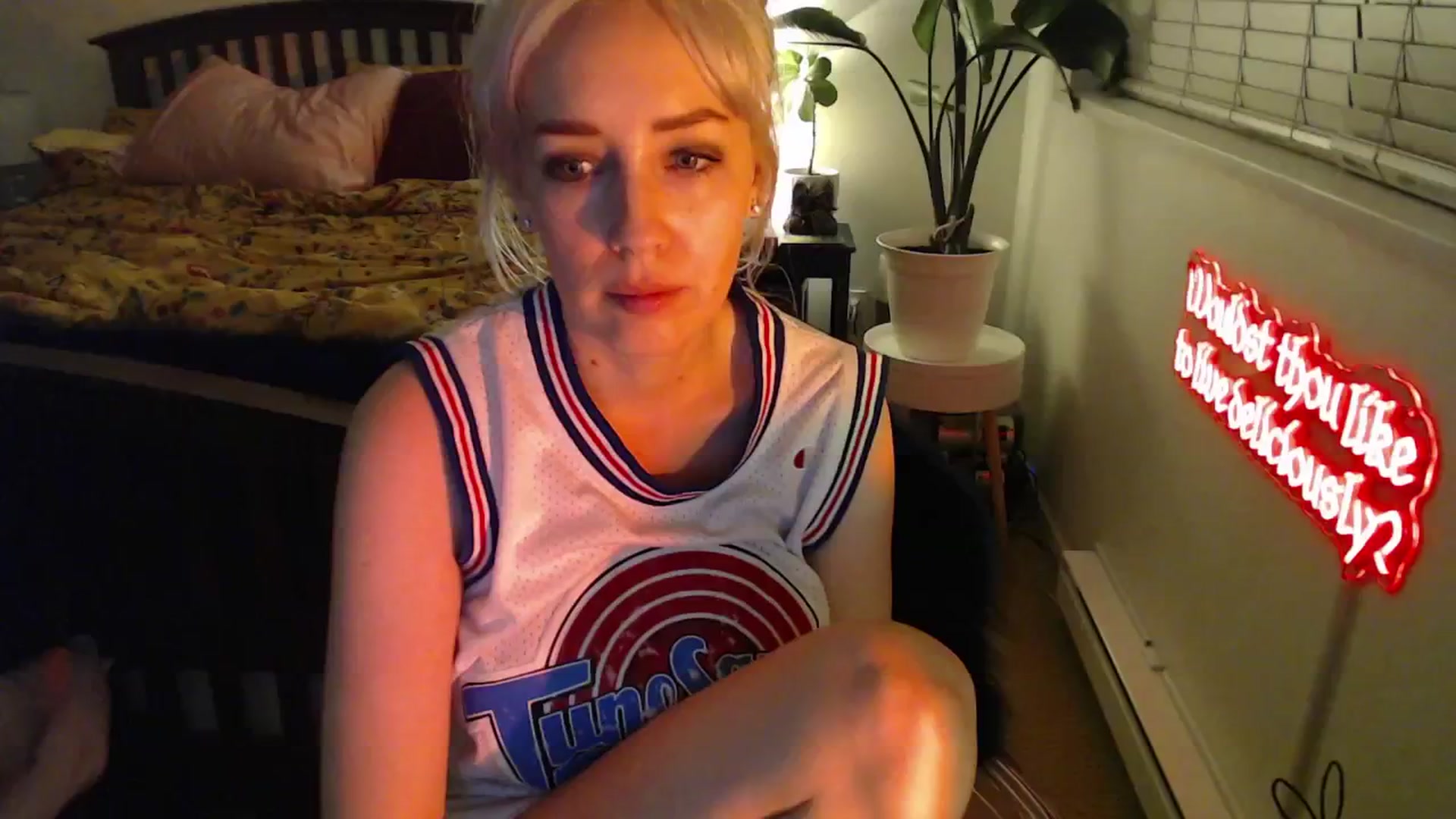 Gallery image thumbnail from NahlaHoney's myfreecams stream on, 03/08/2025, 04:04 image 4 of 20