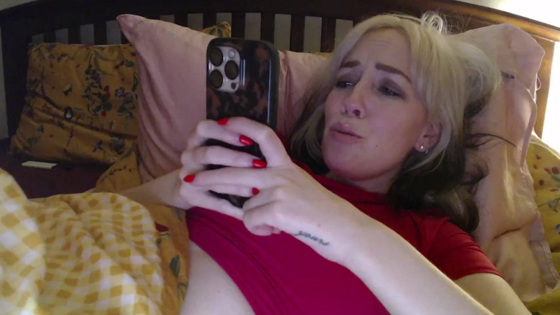Gallery image thumbnail from NahlaHoney's myfreecams stream on, 03/12/2025, 05:04 image 5 of 20