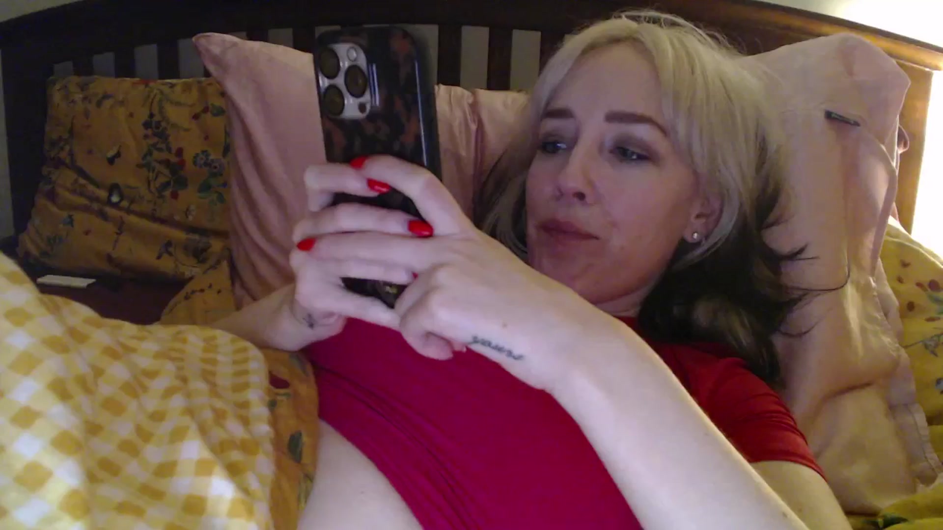Gallery image thumbnail from NahlaHoney's myfreecams stream on, 03/12/2025, 05:04 image 4 of 20