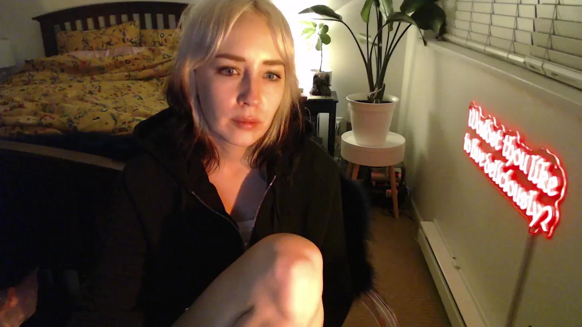 Gallery image thumbnail from NahlaHoney's myfreecams stream on, 03/13/2025, 04:32 image 9 of 20