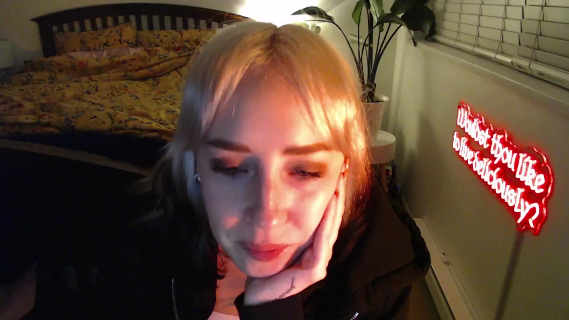 Gallery image thumbnail from NahlaHoney's myfreecams stream on, 03/13/2025, 04:32 image 15 of 20