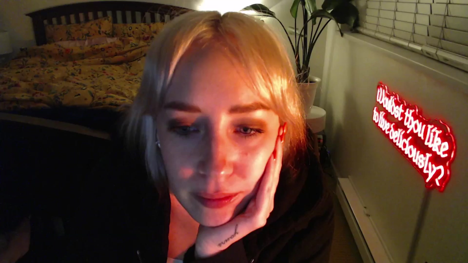 Gallery image thumbnail from NahlaHoney's myfreecams stream on, 03/13/2025, 04:32 image 12 of 20