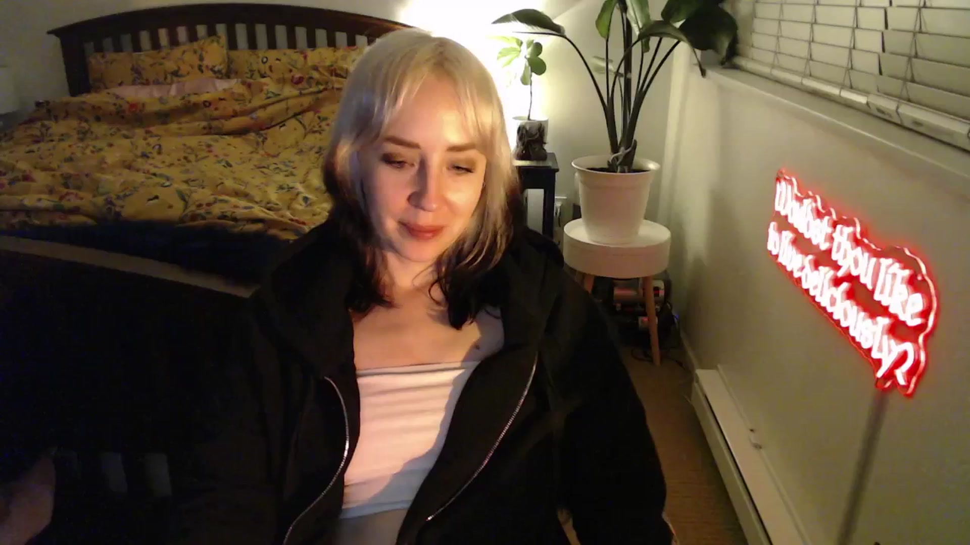 Gallery image thumbnail from NahlaHoney's myfreecams stream on, 03/13/2025, 04:32 image 18 of 20