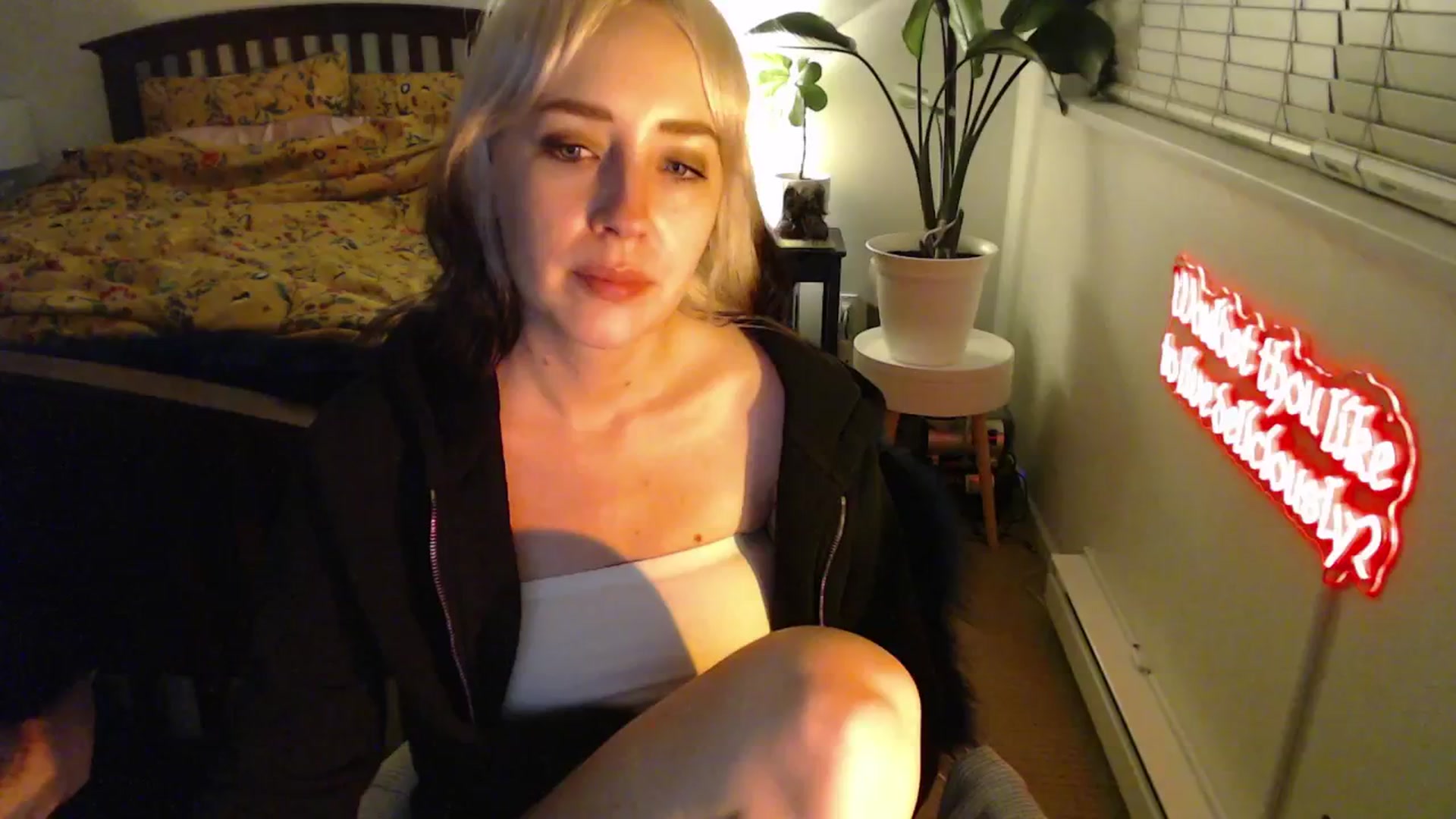 Gallery image thumbnail from NahlaHoney's myfreecams stream on, 03/13/2025, 04:32 image 4 of 20