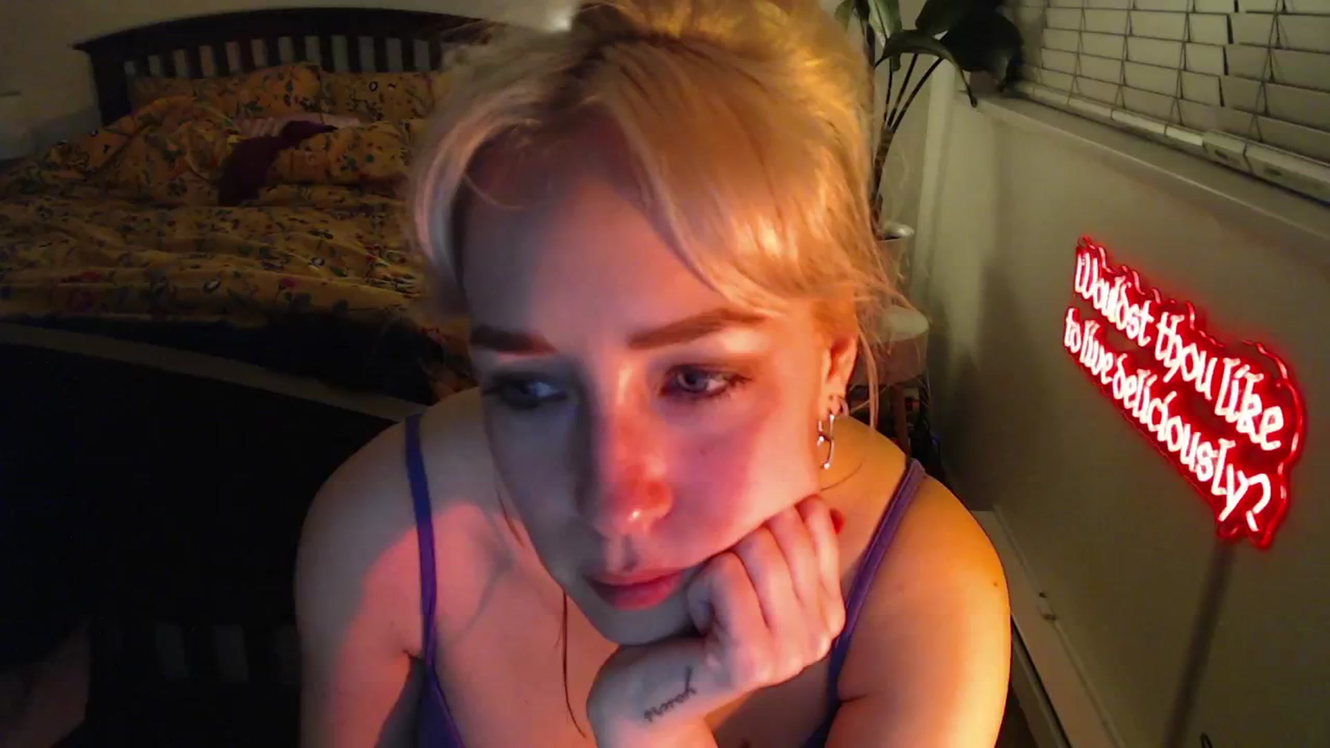 Gallery image thumbnail from NahlaHoney's myfreecams stream on, 03/15/2025, 03:46 image 8 of 20