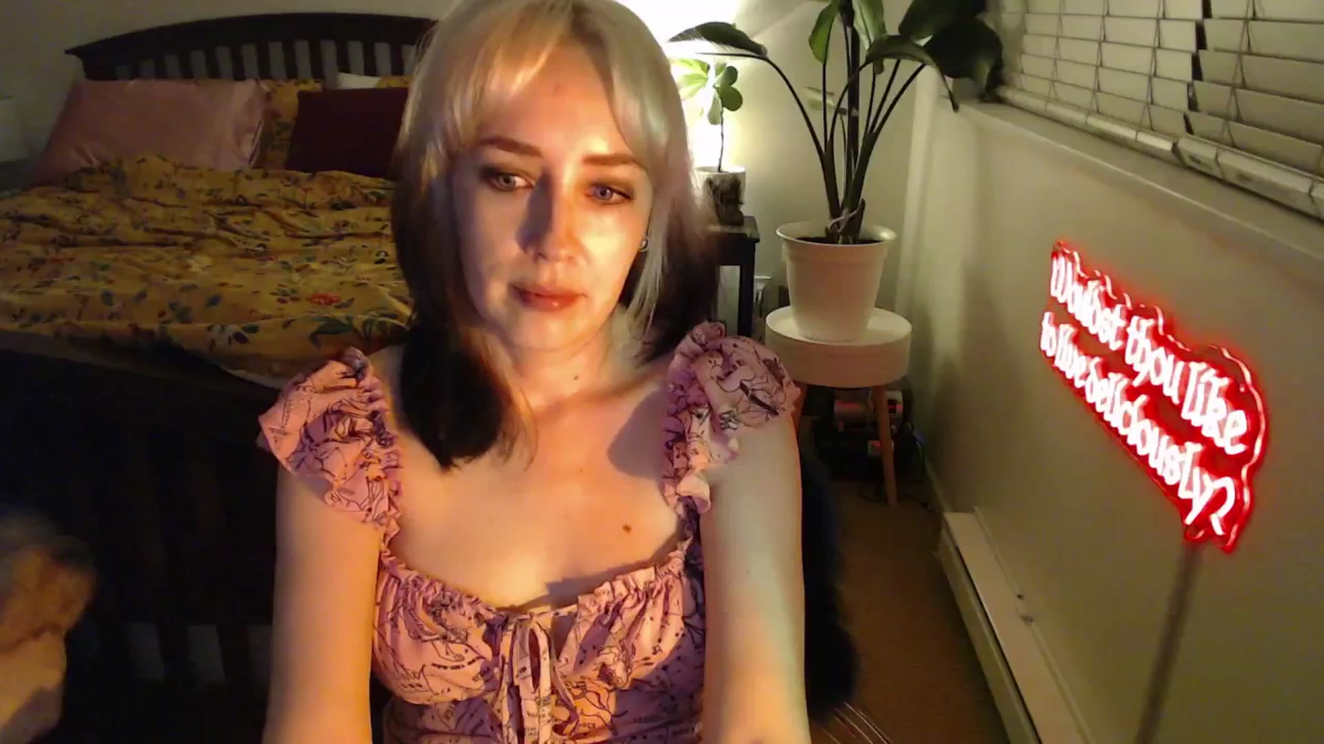 Gallery image thumbnail from NahlaHoney's myfreecams stream on, 03/17/2025, 04:44 image 8 of 20