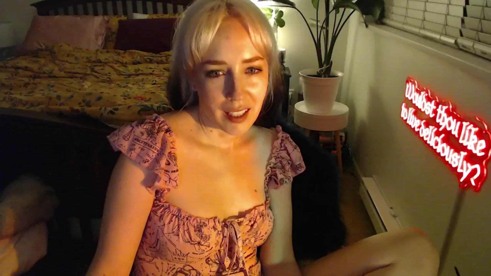 Gallery image thumbnail from NahlaHoney's myfreecams stream on, 03/17/2025, 04:44 image 15 of 20