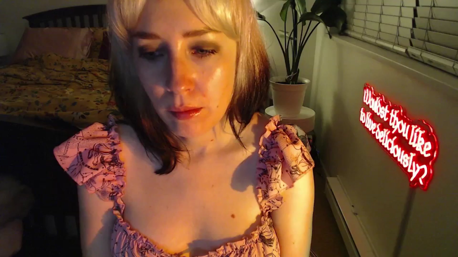 Gallery image thumbnail from NahlaHoney's myfreecams stream on, 03/17/2025, 04:44 image 7 of 20