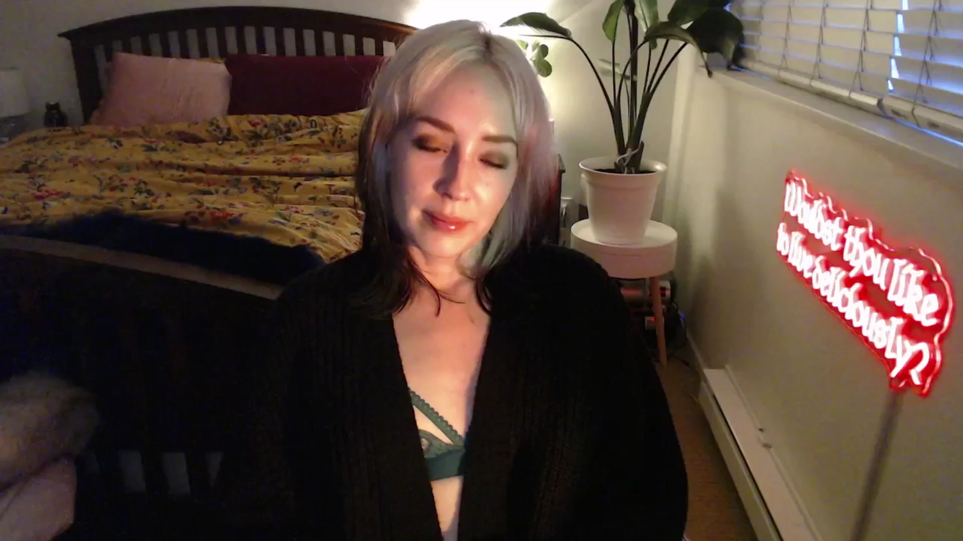 Gallery image thumbnail from NahlaHoney's myfreecams stream on, 03/18/2025, 02:49 image 15 of 20