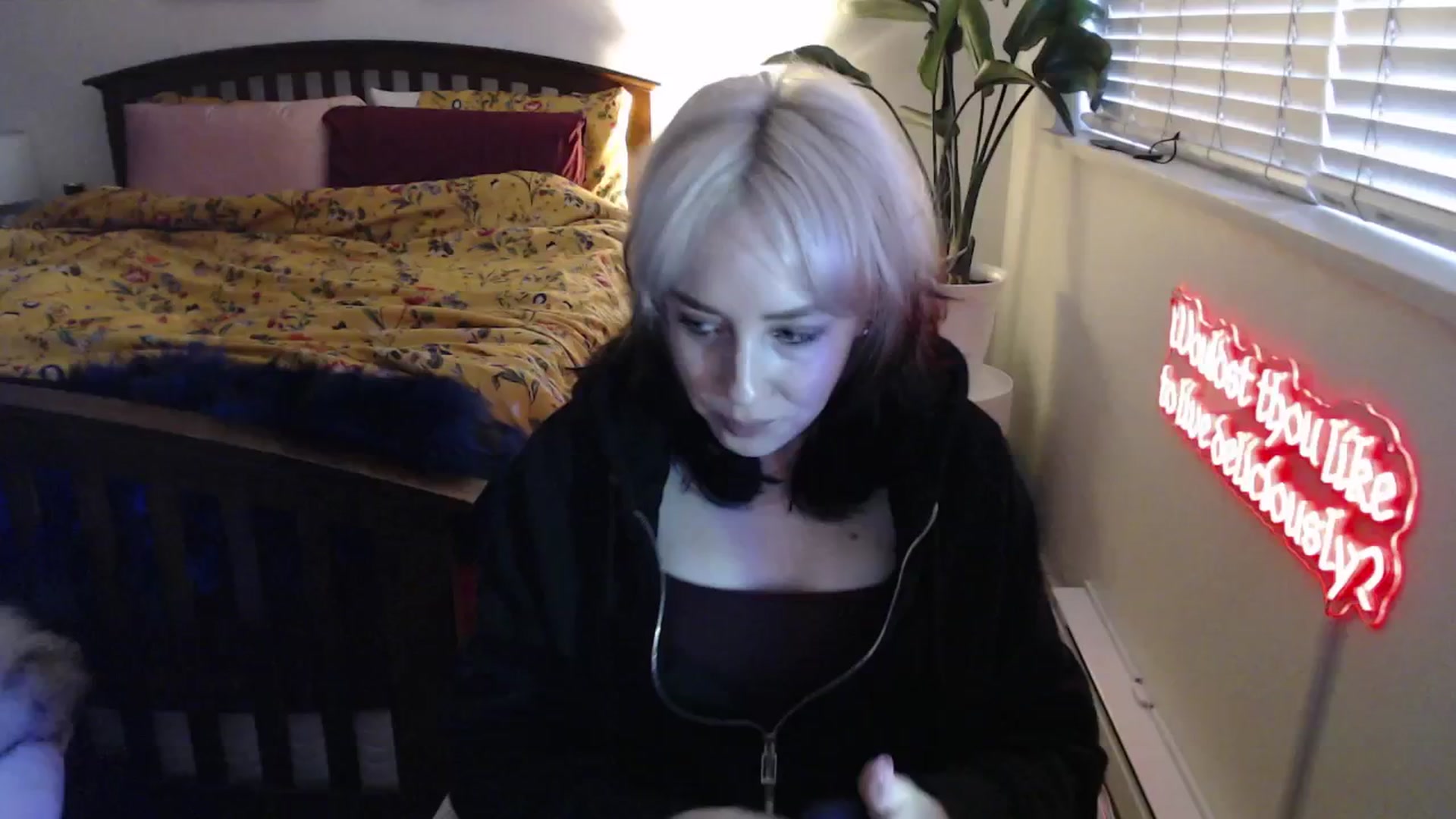 Gallery image thumbnail from NahlaHoney's myfreecams stream on, 03/19/2025, 03:03 image 1 of 20