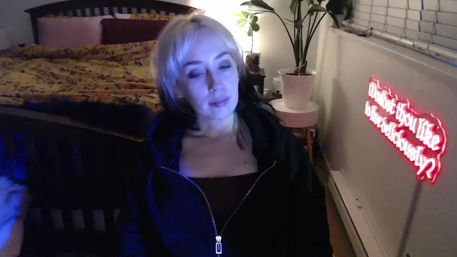 Gallery image thumbnail from NahlaHoney's myfreecams stream on, 03/19/2025, 03:03 image 16 of 20
