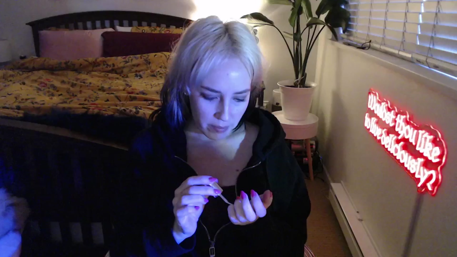 Gallery image thumbnail from NahlaHoney's myfreecams stream on, 03/19/2025, 03:03 image 10 of 20