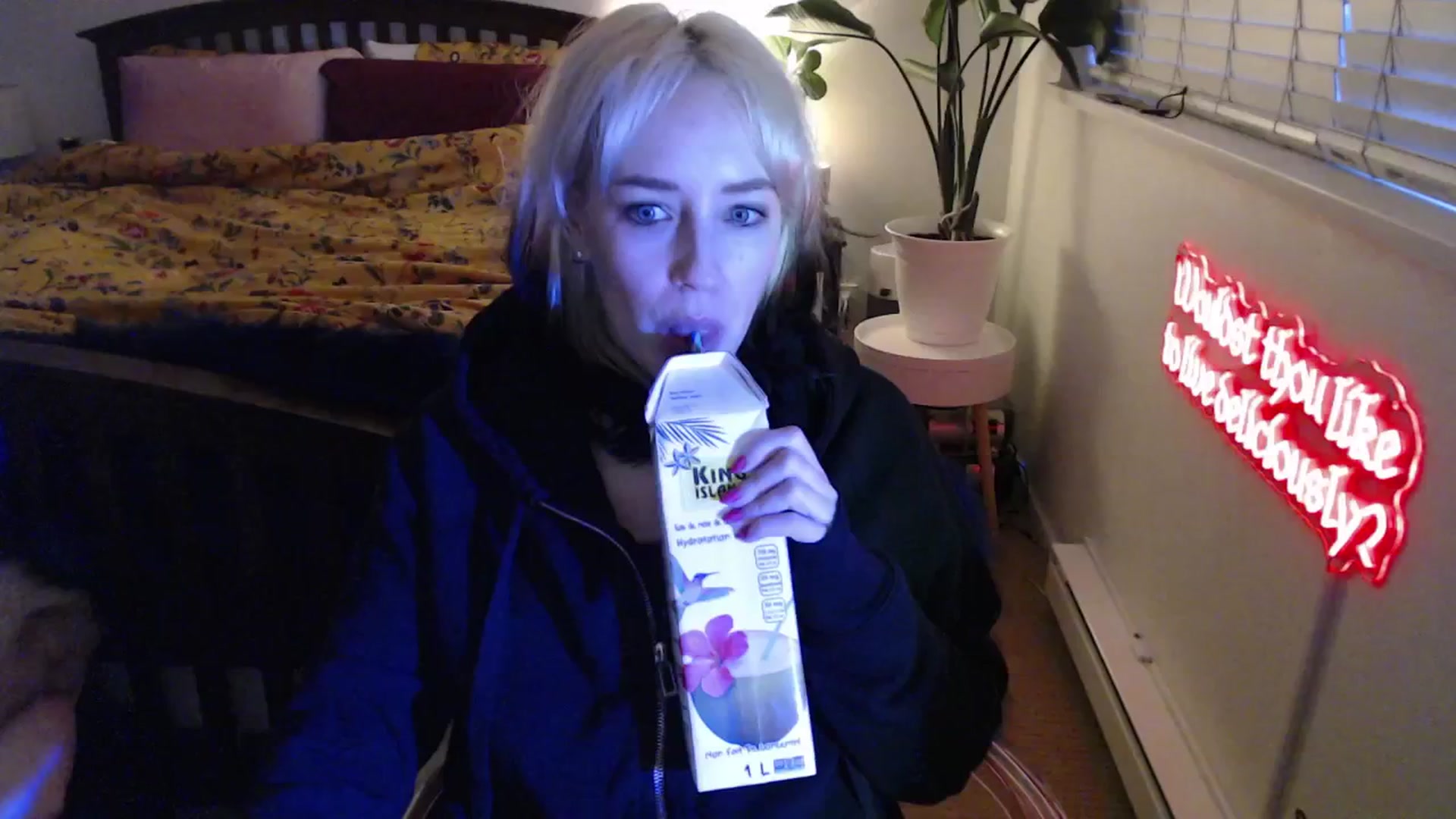 Gallery image thumbnail from NahlaHoney's myfreecams stream on, 03/19/2025, 03:03 image 12 of 20