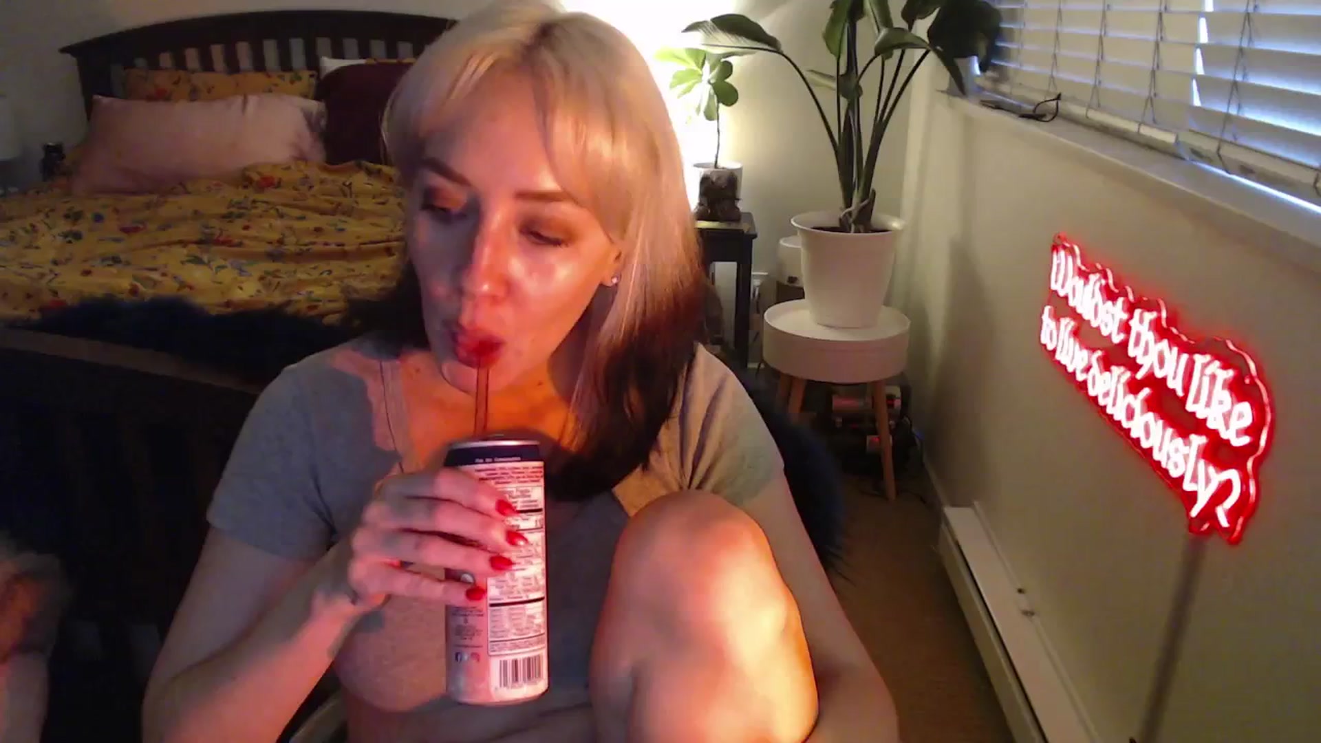 Gallery image thumbnail from NahlaHoney's myfreecams stream on, 03/20/2025, 03:04 image 2 of 20