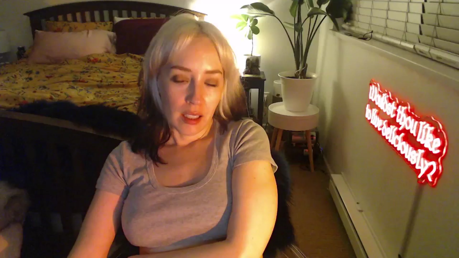 Gallery image thumbnail from NahlaHoney's myfreecams stream on, 03/20/2025, 03:04 image 18 of 20