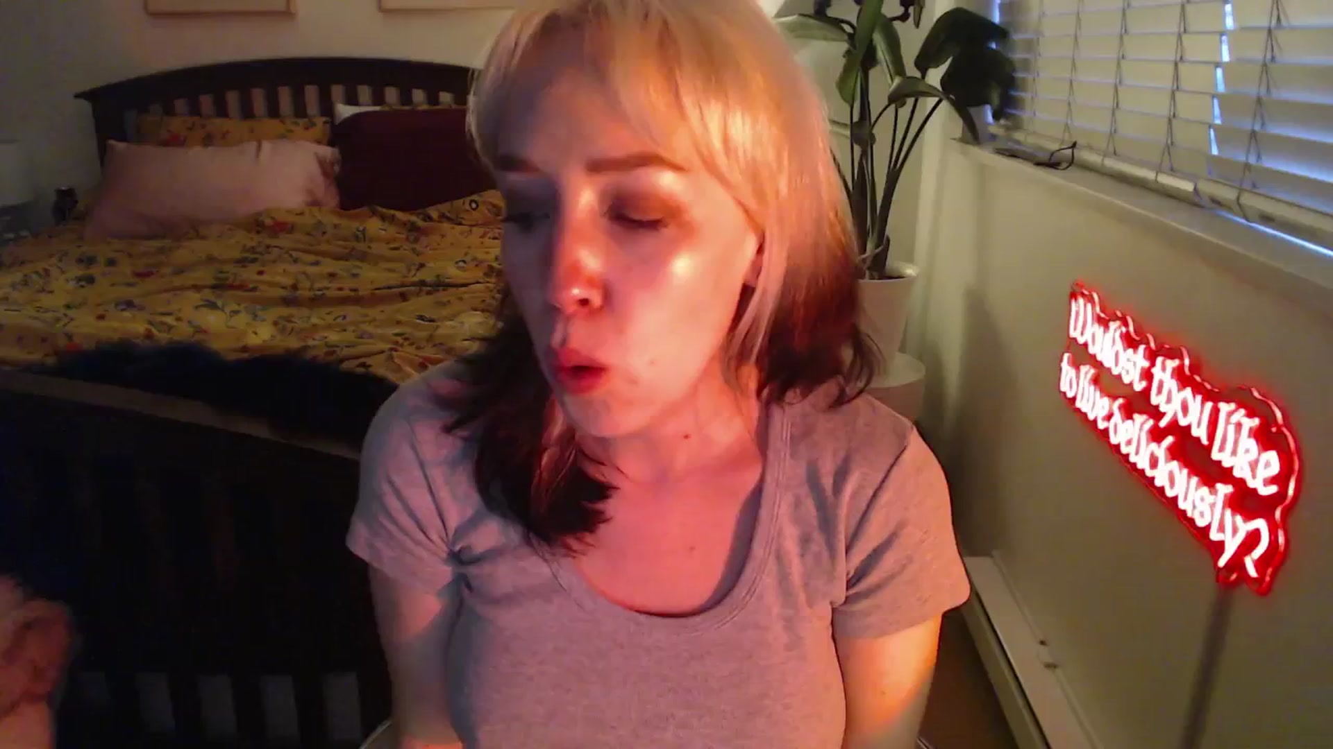 Gallery image thumbnail from NahlaHoney's myfreecams stream on, 03/20/2025, 03:04 image 5 of 20