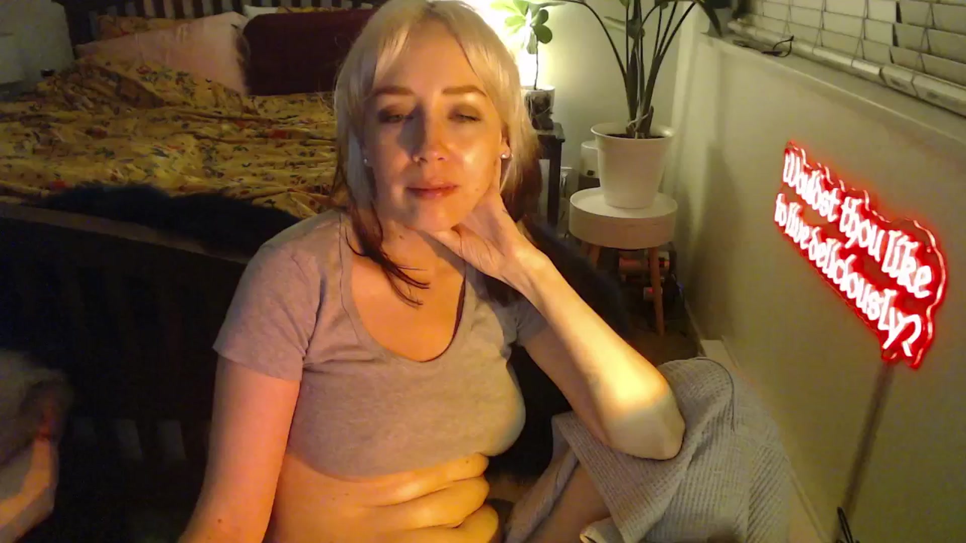 Gallery image thumbnail from NahlaHoney's myfreecams stream on, 03/20/2025, 04:24 image 7 of 20