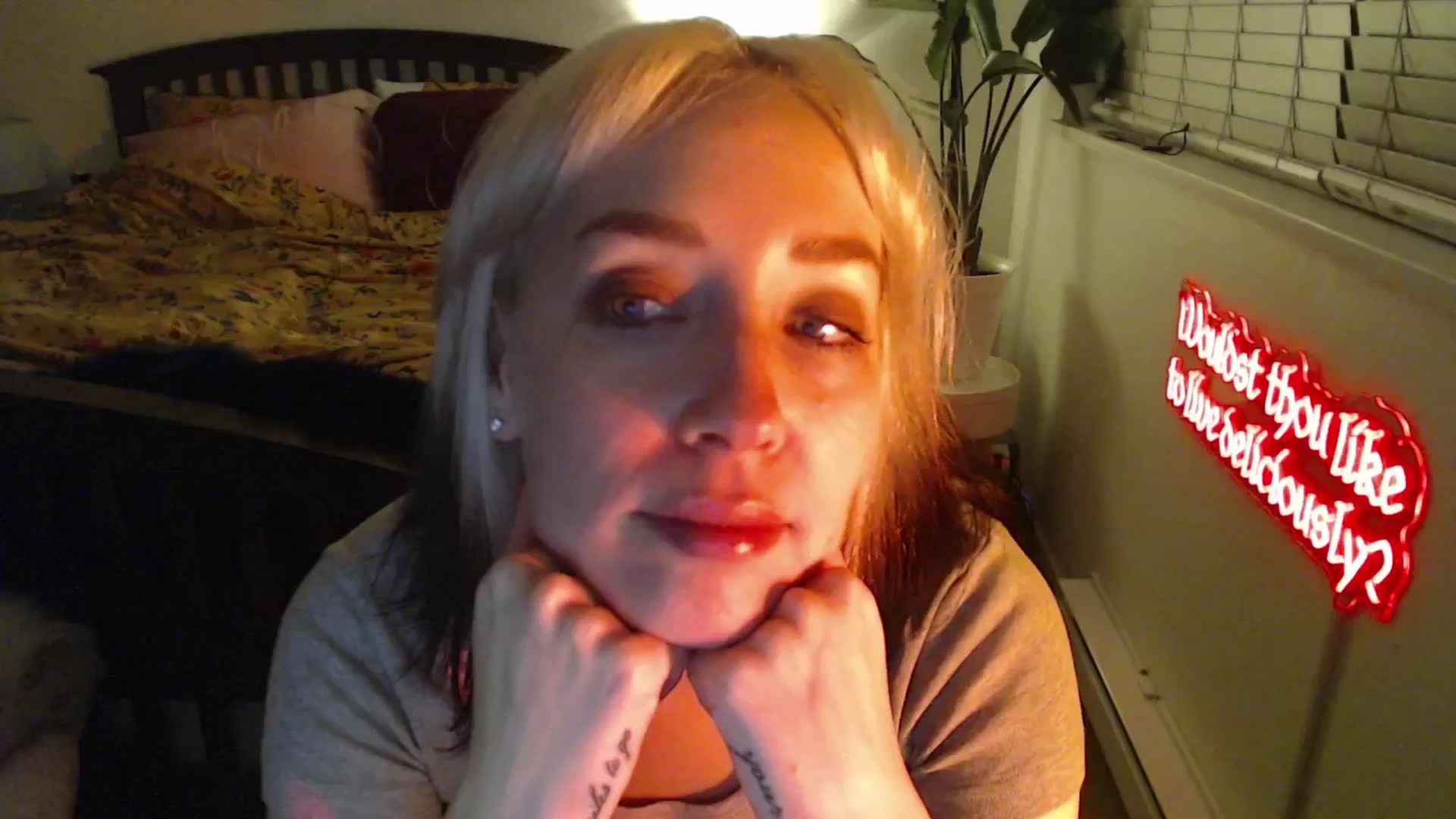 Gallery image thumbnail from NahlaHoney's myfreecams stream on, 03/20/2025, 04:24 image 16 of 20