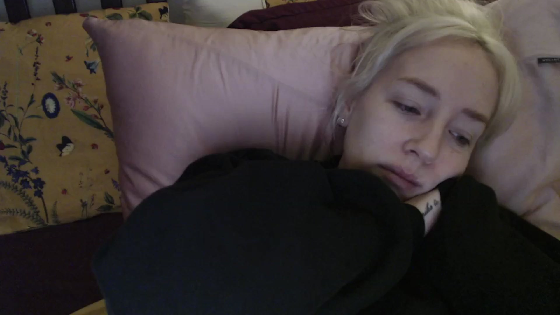 Gallery image thumbnail from NahlaHoney's myfreecams stream on, 03/21/2025, 03:57 image 3 of 20