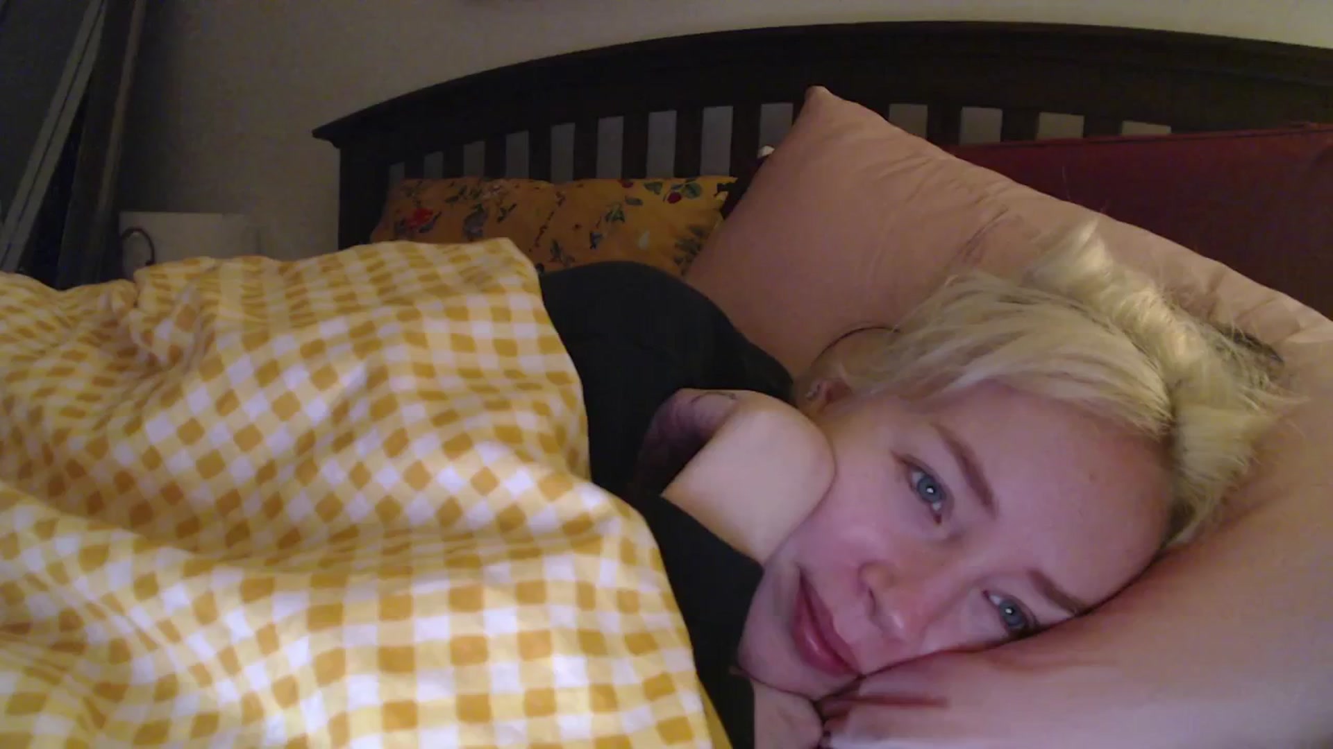 Gallery image thumbnail from NahlaHoney's myfreecams stream on, 03/21/2025, 03:57 image 11 of 20