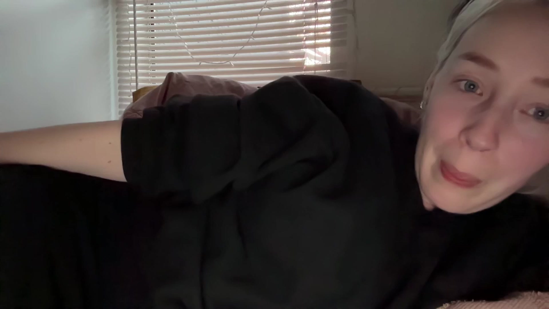 Gallery image thumbnail from NahlaHoney's myfreecams stream on, 03/26/2025, 02:48 image 19 of 20