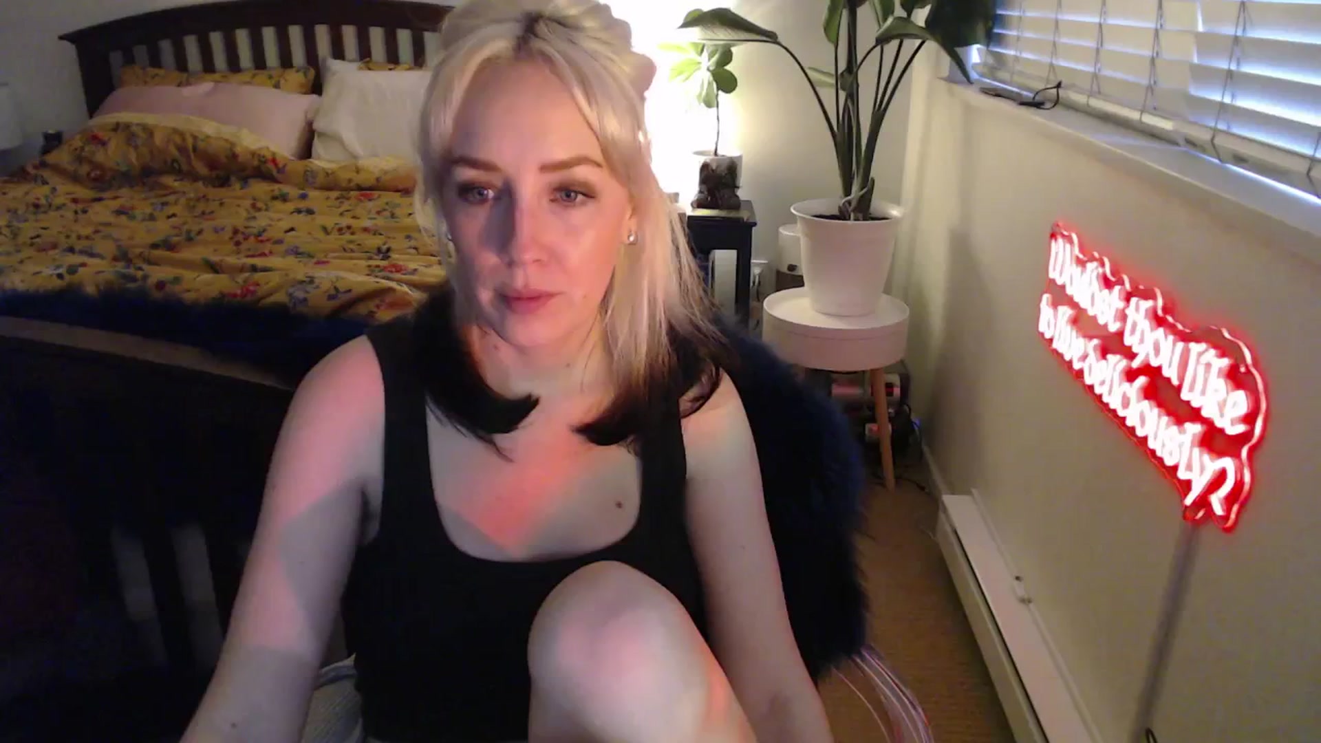 Gallery image thumbnail from NahlaHoney's myfreecams stream on, 03/28/2025, 04:19 image 2 of 20