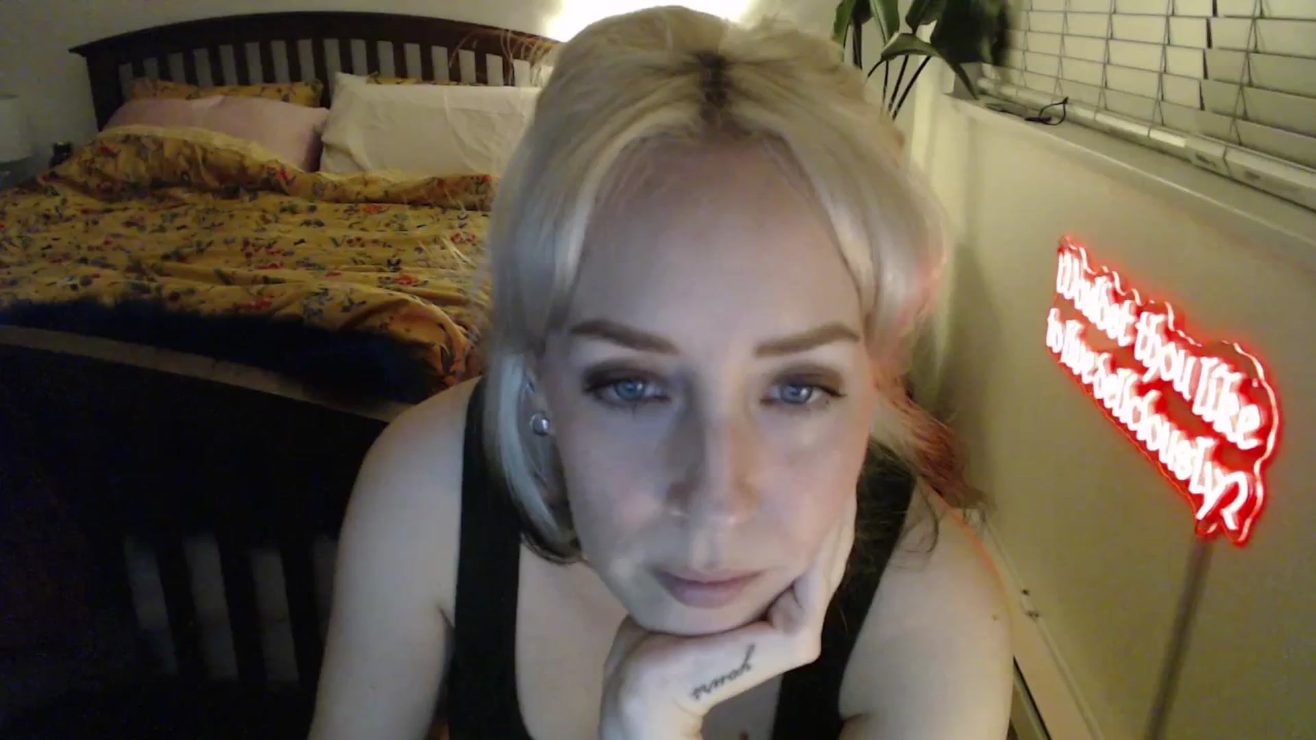 Gallery image thumbnail from NahlaHoney's myfreecams stream on, 03/28/2025, 04:19 image 20 of 20