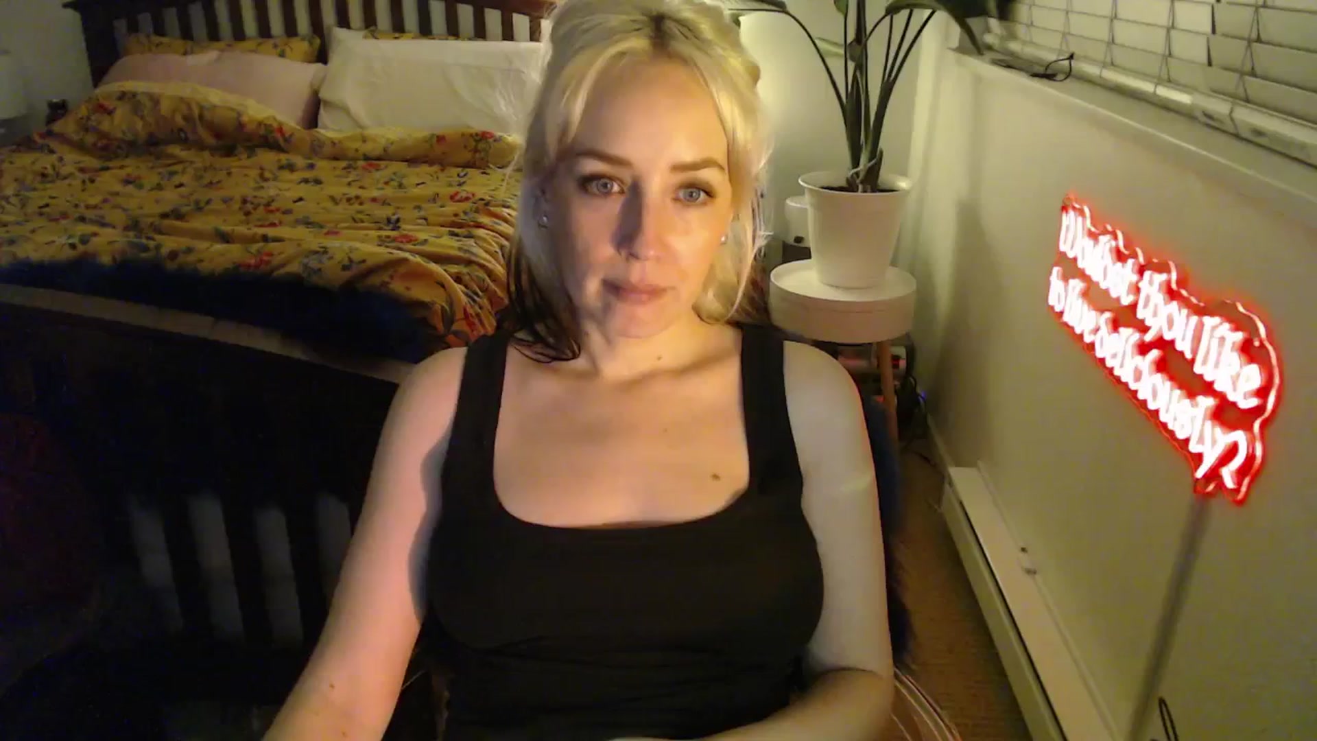 Gallery image thumbnail from NahlaHoney's myfreecams stream on, 03/28/2025, 04:19 image 14 of 20