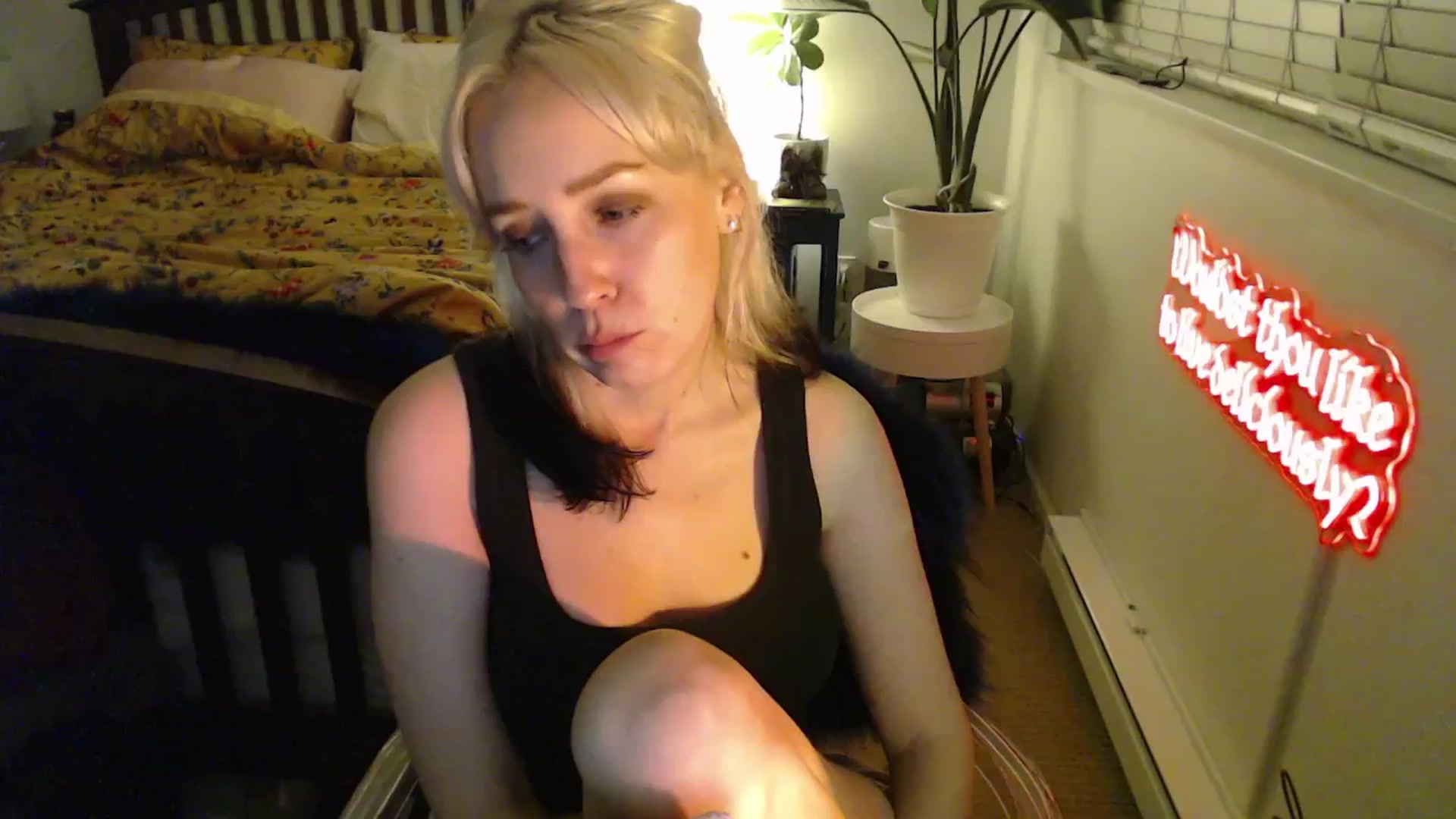 Gallery image thumbnail from NahlaHoney's myfreecams stream on, 03/28/2025, 04:19 image 12 of 20