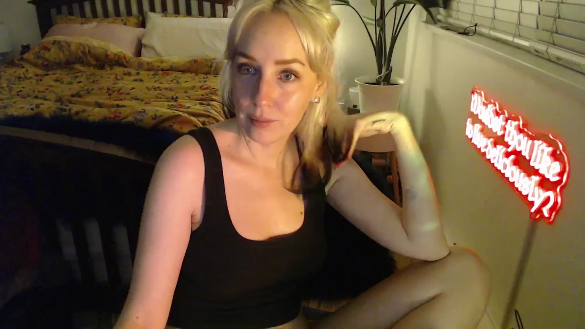 Gallery image thumbnail from NahlaHoney's myfreecams stream on, 03/28/2025, 04:19 image 11 of 20