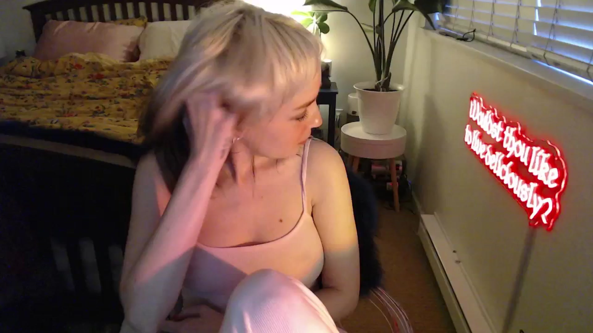 Gallery image thumbnail from NahlaHoney's myfreecams stream on, 03/31/2025, 02:40 image 19 of 20