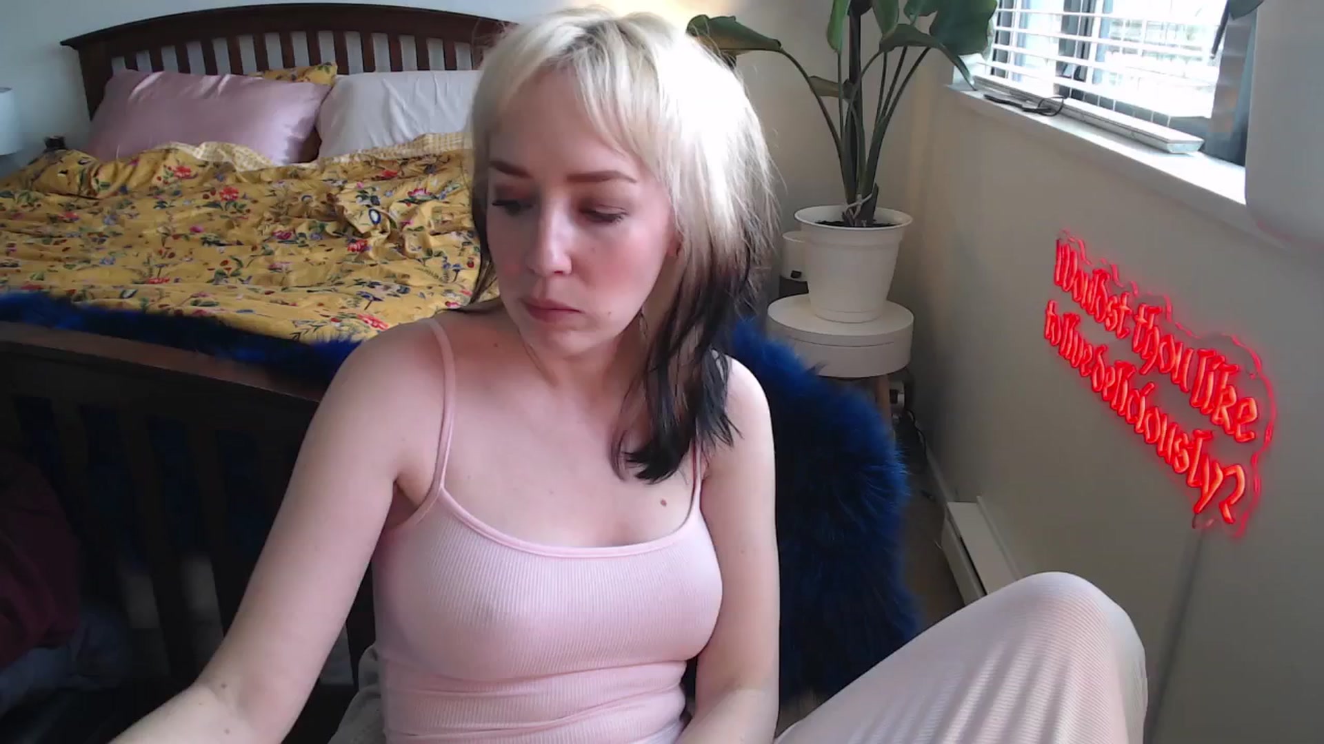 Gallery image thumbnail from NahlaHoney's myfreecams stream on, 03/31/2025, 02:40 image 1 of 20